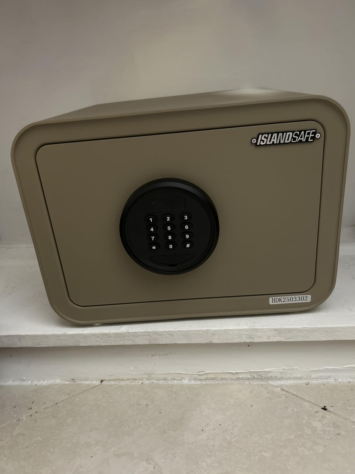 Digital Safe Box, 1.0 Cu.ft Heavy Duty Solid Steel Home Safe with Keypad, Small Personal Security Lock Box for Money, Jewelry, Anti-Theft Money Box for Hotel, Dorm, Office (Black) customer photo 1