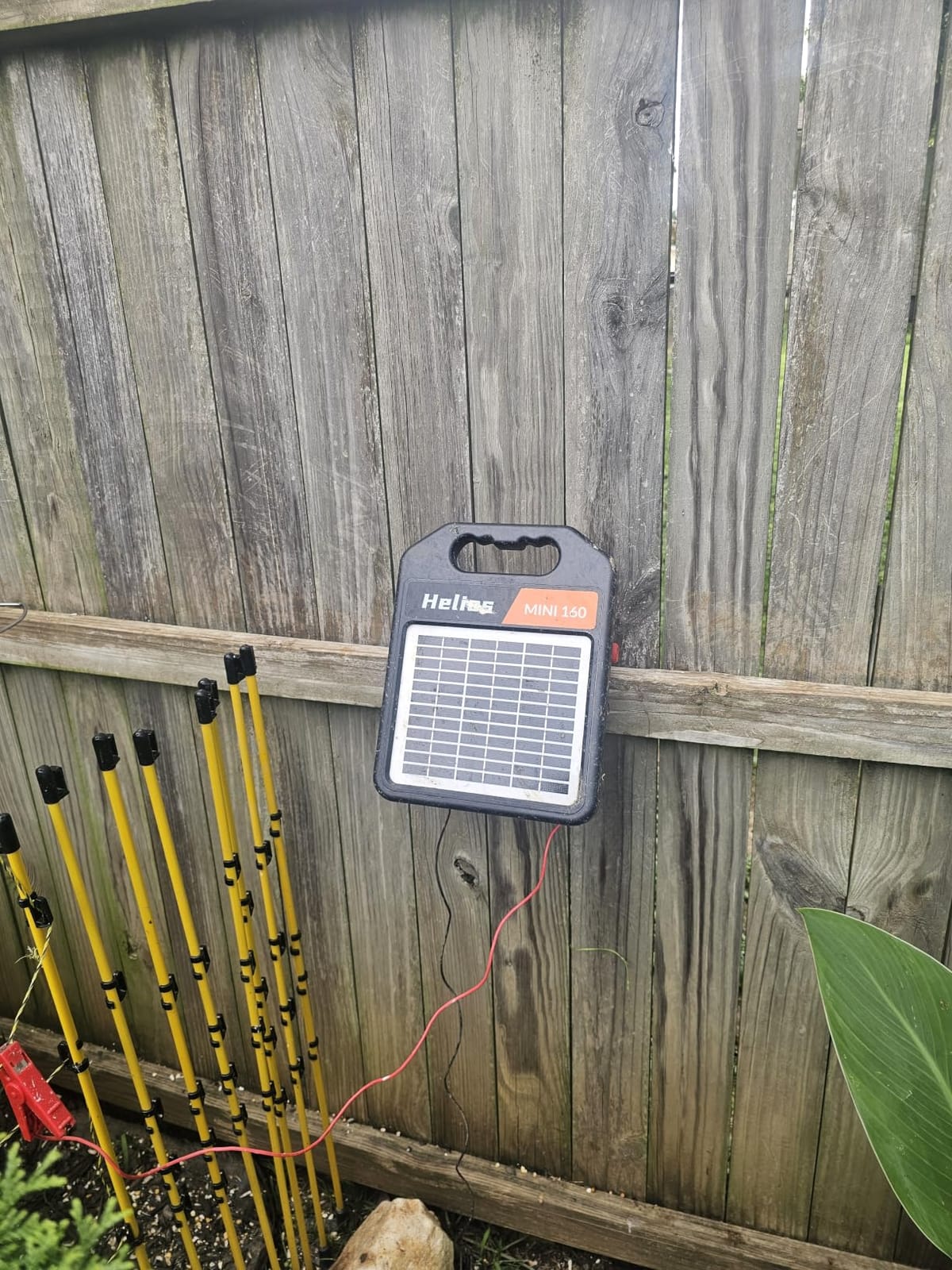10 Miles Solar Electric Fence Charger with Day/Night Mode, 0.16J Portable Solar Fence Charger with Rechargeable Solar Panel for 24-Hour Uninterrupted Protection Electric Fence Energizer customer photo 1