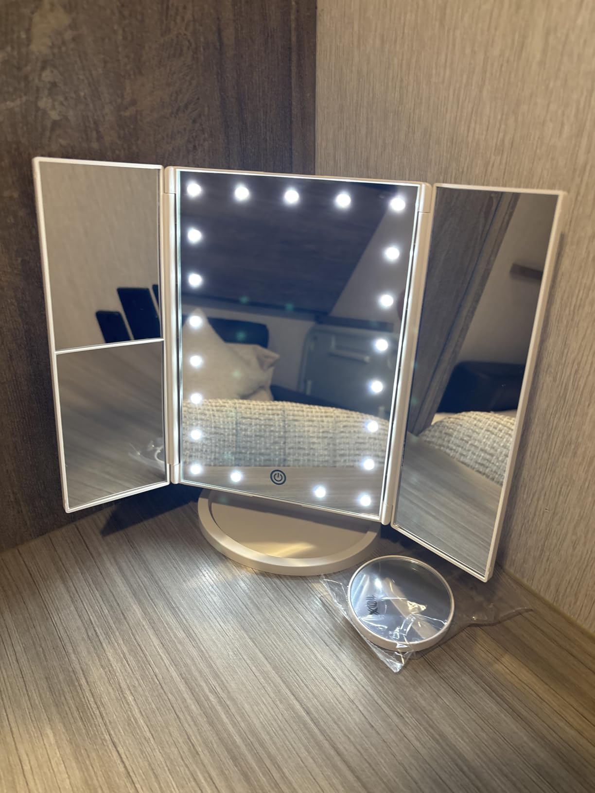 HUONUL 2X/3X/10X Magnifying Vanity Mirror with Light, Trifold Makeup Mirror customer photo 2