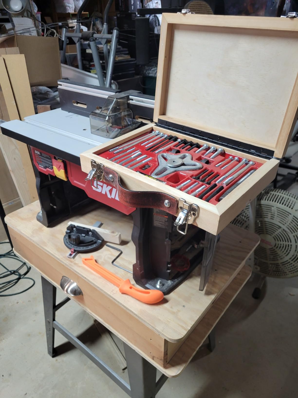 SKIL RT1323-01 Router Table and 10Amp Fixed Base Router Kit customer photo 1