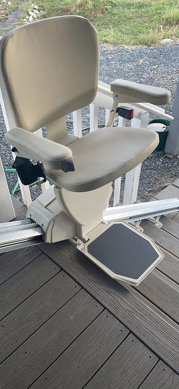 AmeriGlide Rave 2 Stair Lift for Seniors - DIY Self-Install Straight Stair Lift - Fits Most Straight Staircases - 350 lb Capacity - Battery Powered - Made in USA customer photo 1