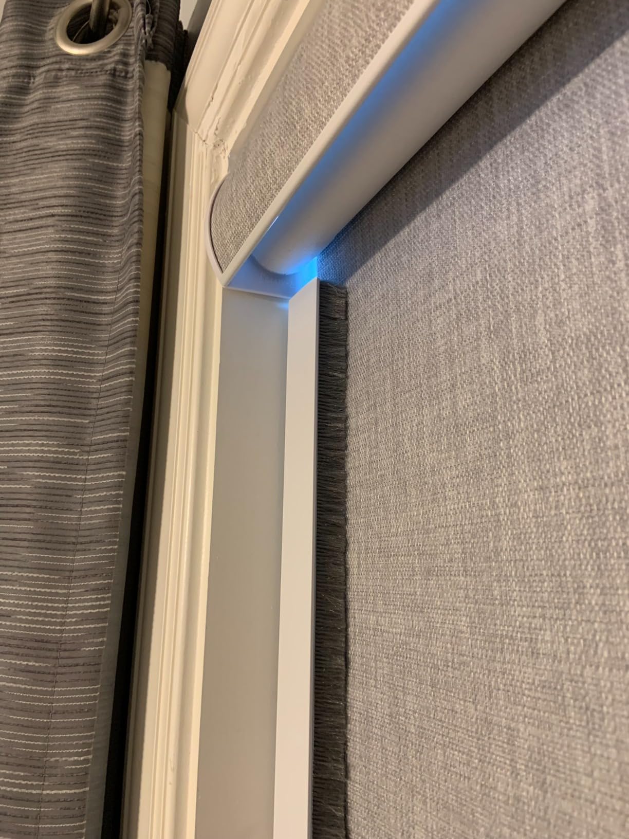 SmartWings Motorized Matter Roller Window Shades, Vigor Sage | 100% Blackout Automatic Smart Blinds for Indoor Window, Cordless Battery-Powered Shade Compatible with Homekit customer photo 2