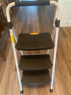 SocTone 3 Step Ladder, Step Stools for Adults, 500lbs Capacity | Step Stool Foldable, Steel Ladder for Household and Office, White customer photo 1