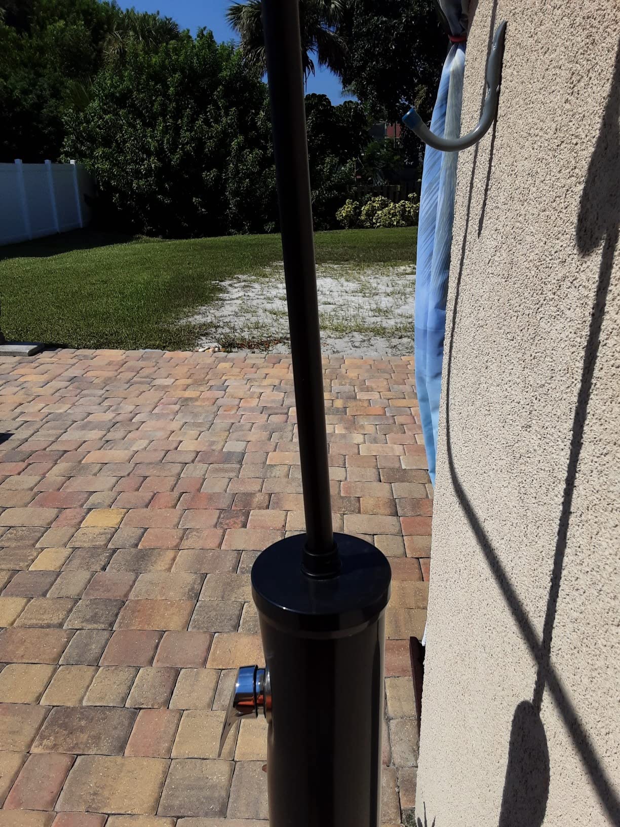 VINGLI 2.3 Gallon Solar Heated Shower, 7FT Pool Solar Shower Kit with Shower Head for Outdoor Backyard Poolside Beach Pool Spa, Black customer photo 2