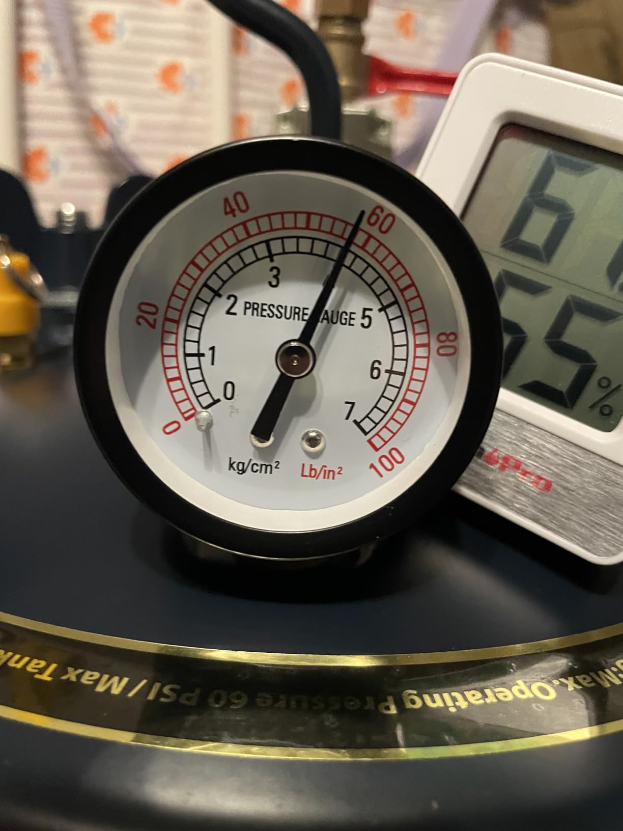 California Air Tools 255C 2.5 Gallon Pressure Pot for Epoxy Resin Casting, Coated Steel Tank, Portable, Blue customer photo 2