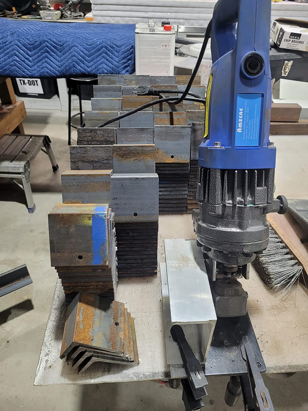 AMZCNC 110V 1200W Electric Hydraulic Metal Hole Punch Tool | Electricians & Metalworkers, Fast Hydraulic Hole Punch for Steel, Iron, Copper, Aluminum & Angle Steel Fabrication customer photo 2
