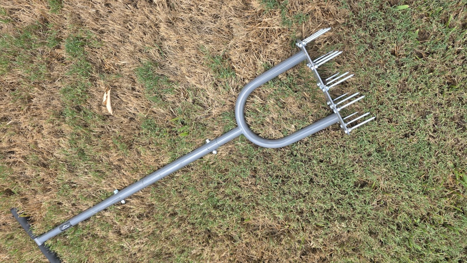 Walensee Manual Lawn Aerator Tool with 15 Iron Spikes, Garden Spike Aerator customer photo 1