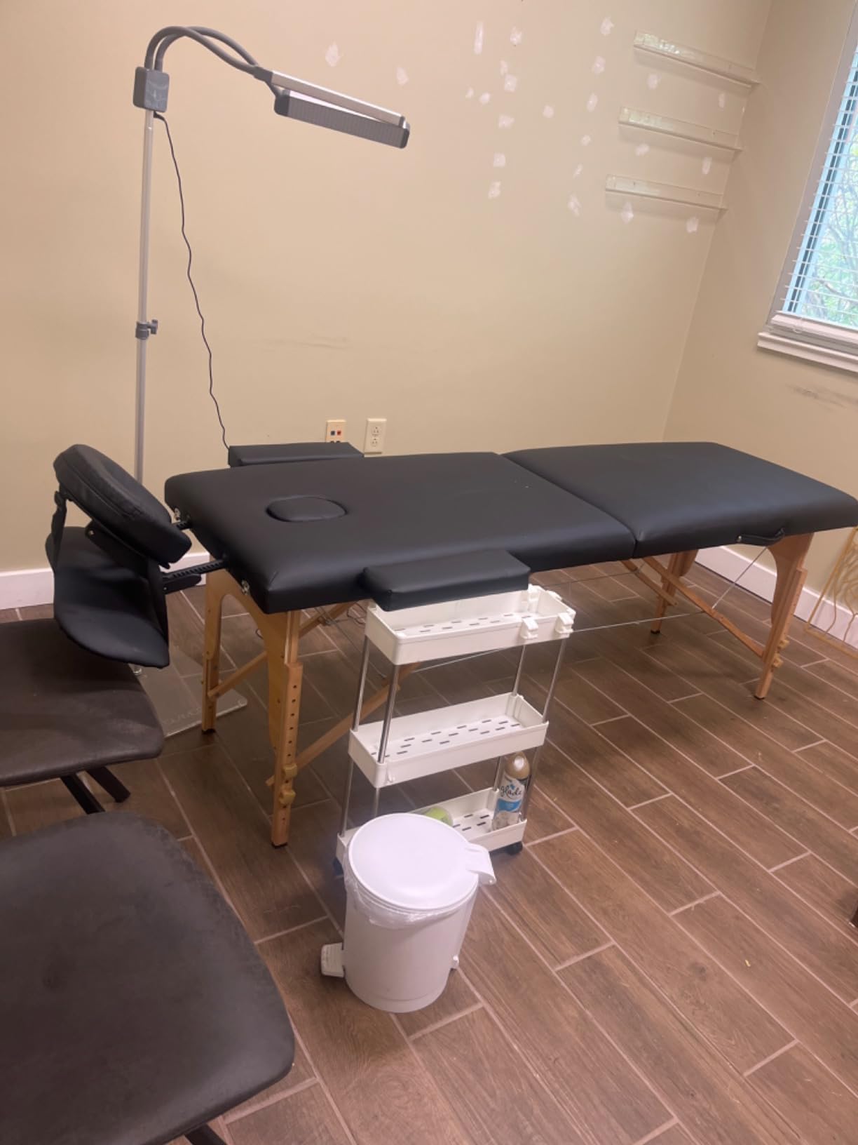 Portable Massage Table, Lightweight Wood Frame with Carry Handle, Black | Includes Oil Pocket, Face Cradle, Height Adjustable & Compact for Tattoo, Facial Care, Spa Treatments & Lash Extension customer photo 1