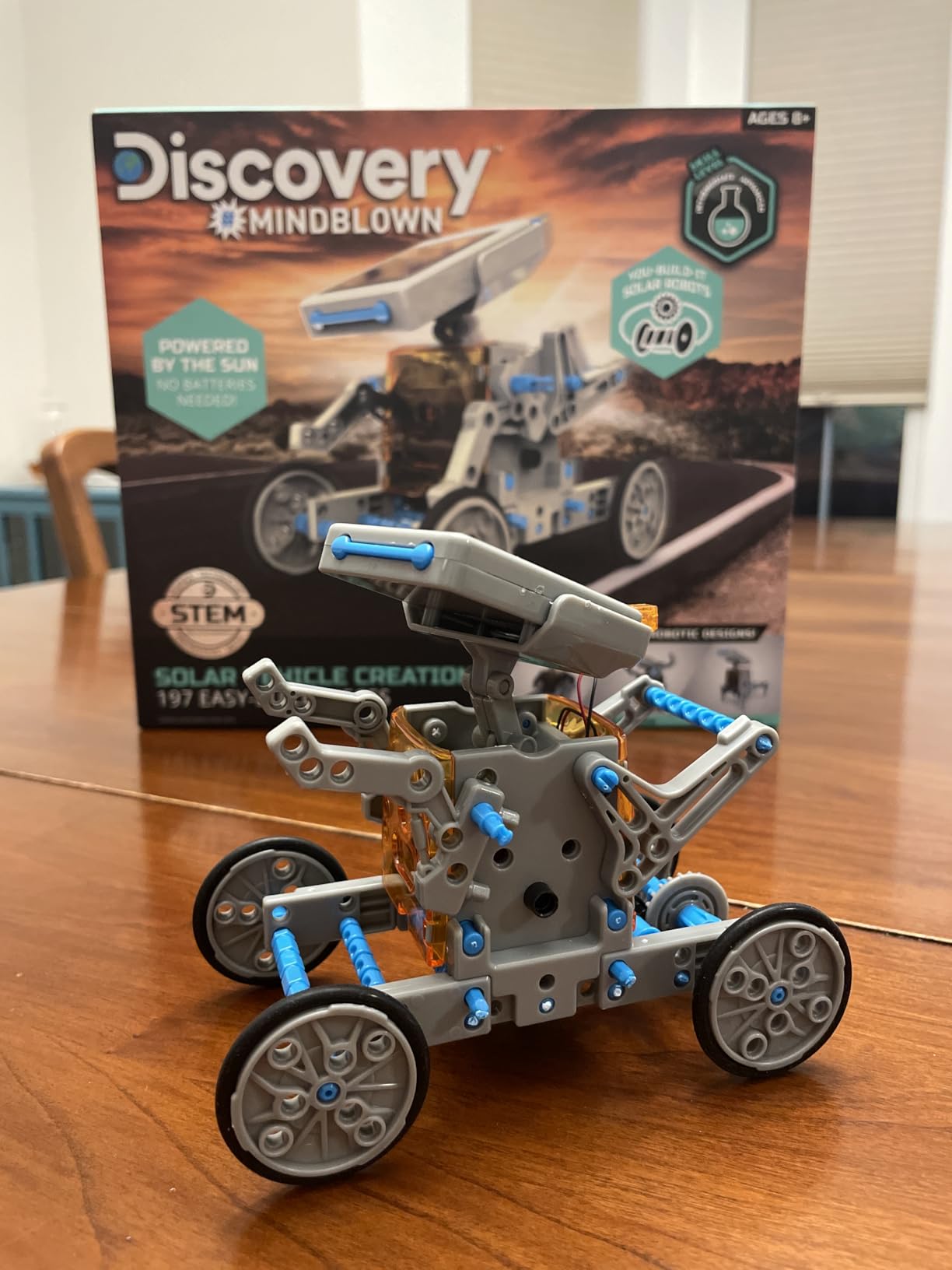 STEM 12-in-1 Solar Robot Creation 197-Piece Kit with Working Solar Powered Motorized Engine and Gears, Construction Engineering Set for Ages 8 and Up customer photo 1