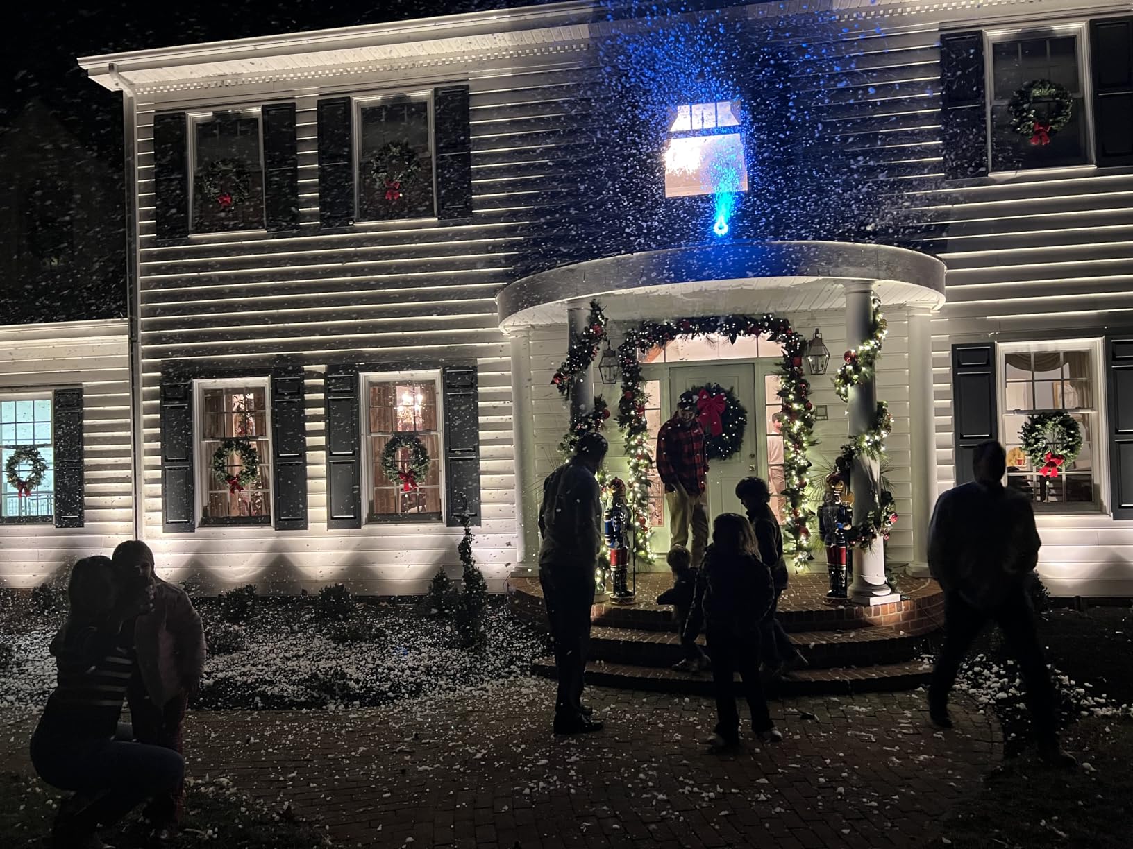 IMONE 900W Snow Machine for Events with 9 LED Lights, Remote Control, Indoor/Outdoor Snow Making Machine for Christmas, Party, Parade customer photo 1