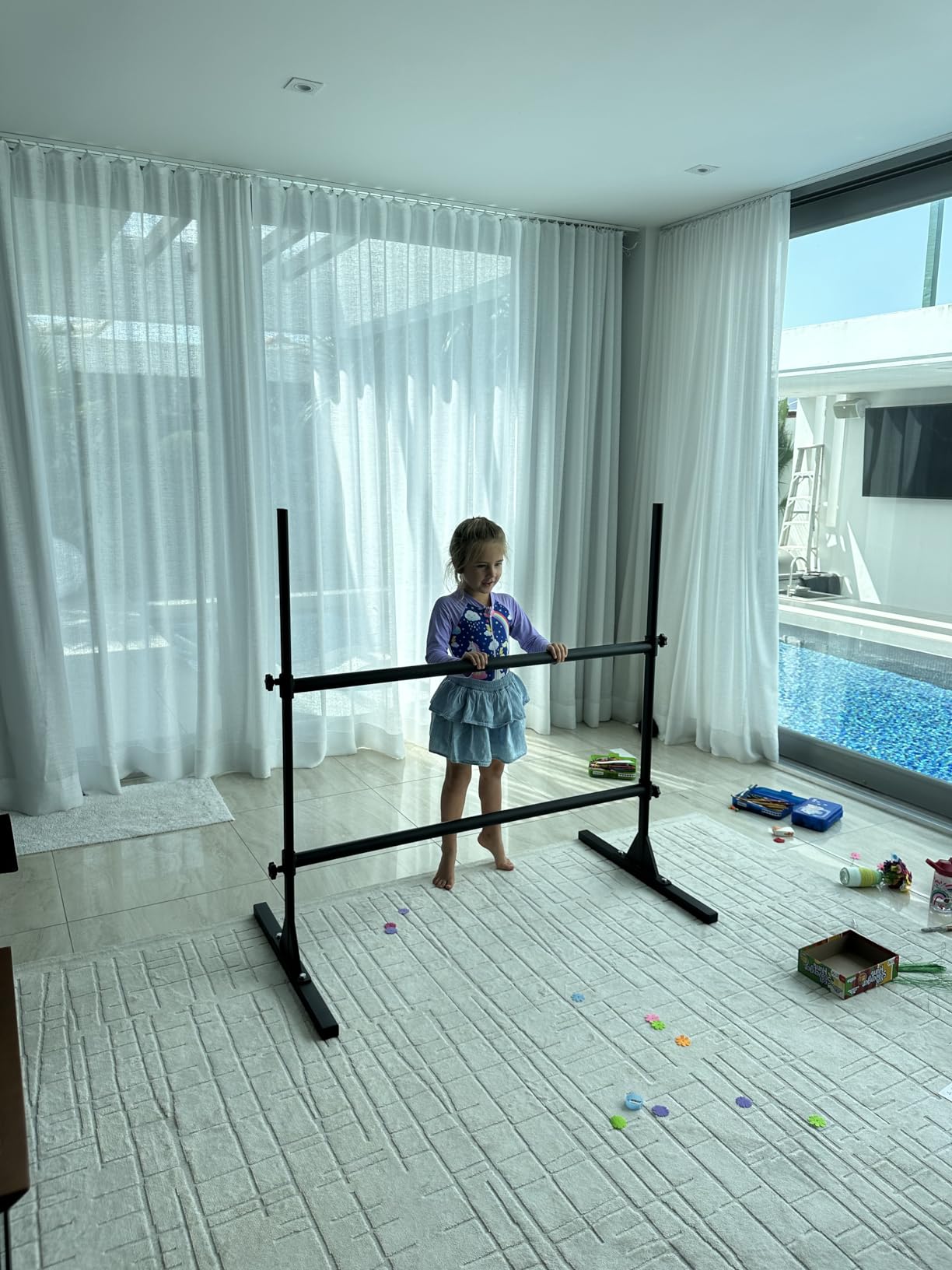 SELEWARE Height Adjustable Ballet Barre Freestanding Ballet Bar, Heavy Duty Dance Bar Support Barre Movements Body Stretch Pull-ups, Sturdy Construction Never Fall Apart, Anti-Slip customer photo 2