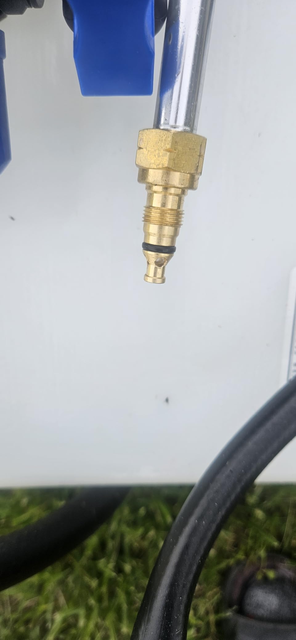Master Mfg 24-Gallon Deluxe Pull-Behind Trailer Broadcast Sprayer - 7ft Swath, 2.2GPM, 70PSI customer photo 1