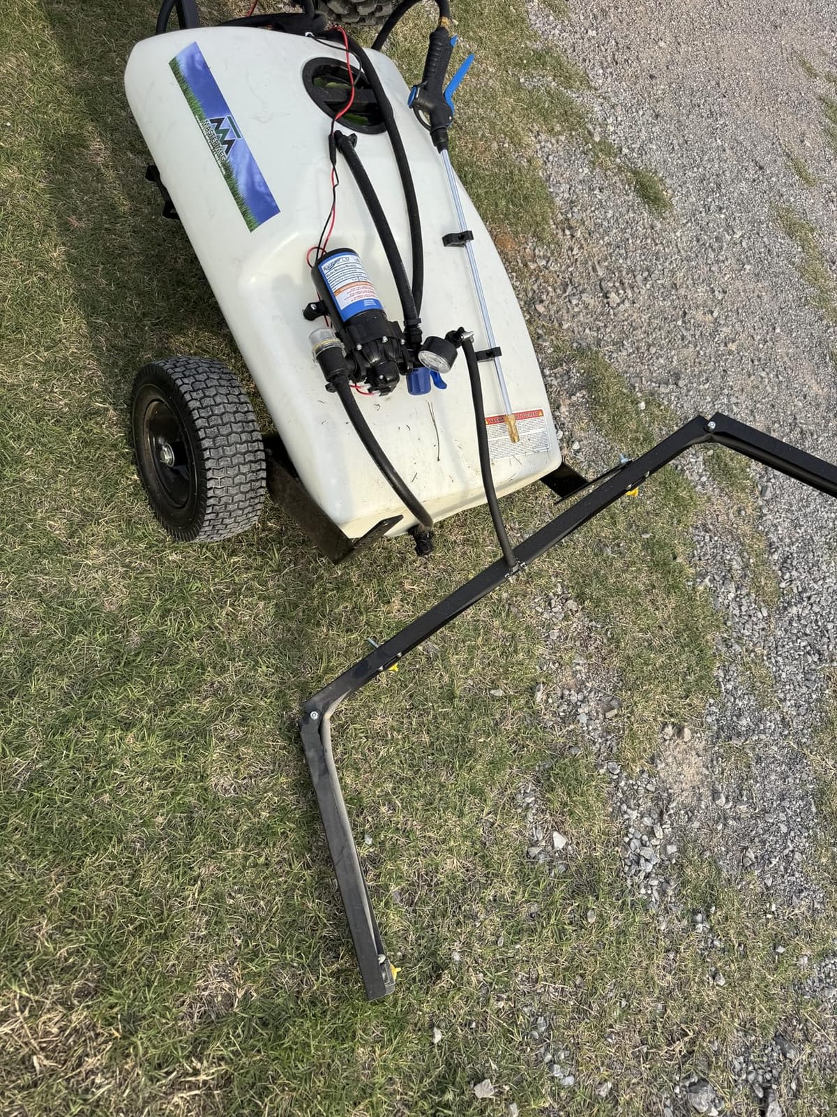 Master Mfg 24-Gallon Deluxe Pull-Behind Trailer Broadcast Sprayer - 7ft Swath, 2.2GPM, 70PSI customer photo 2