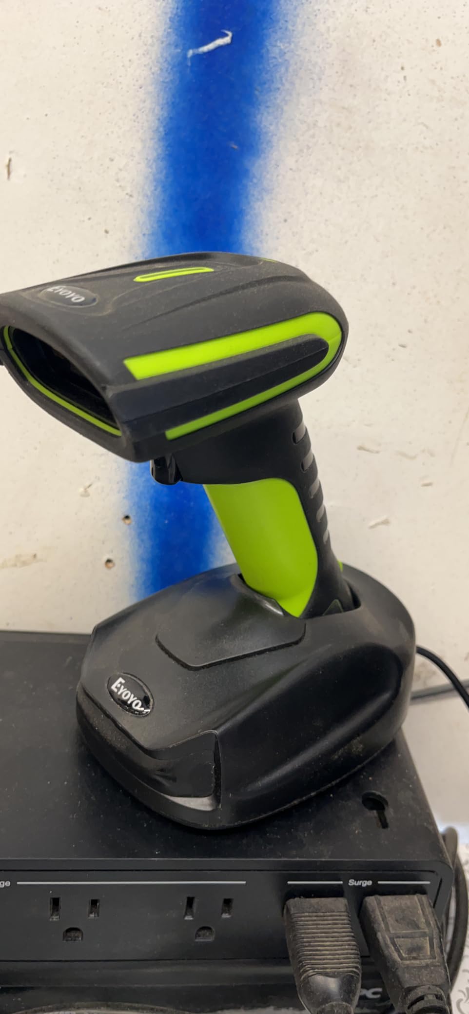 Eyoyo 2D QR Industrial Barcode Scanner with Wireless Charging Stand, Rugged Heavy Duty & IP65 Waterproof 3-in-1 Bluetooth & Wireless & USB Hands-Free Barcode Reader for Laptop Desktop Tablet Android customer photo 1