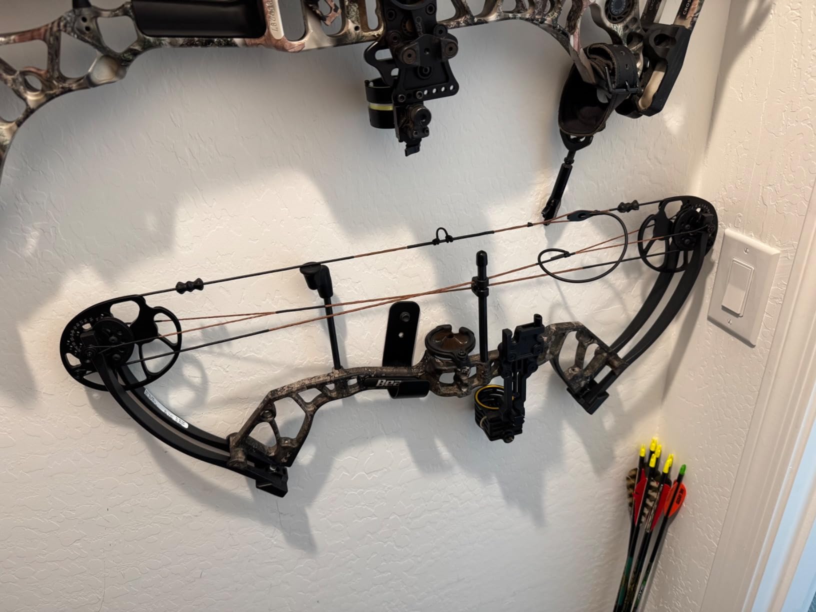 Bear Archery Royale Ready to Hunt Compound Bow Archery Set with Archery Accessories for Adults and Youths, 12-27 Draw Length, 5-50 Lbs Draw Weight, Up to 290 FPS customer photo 2