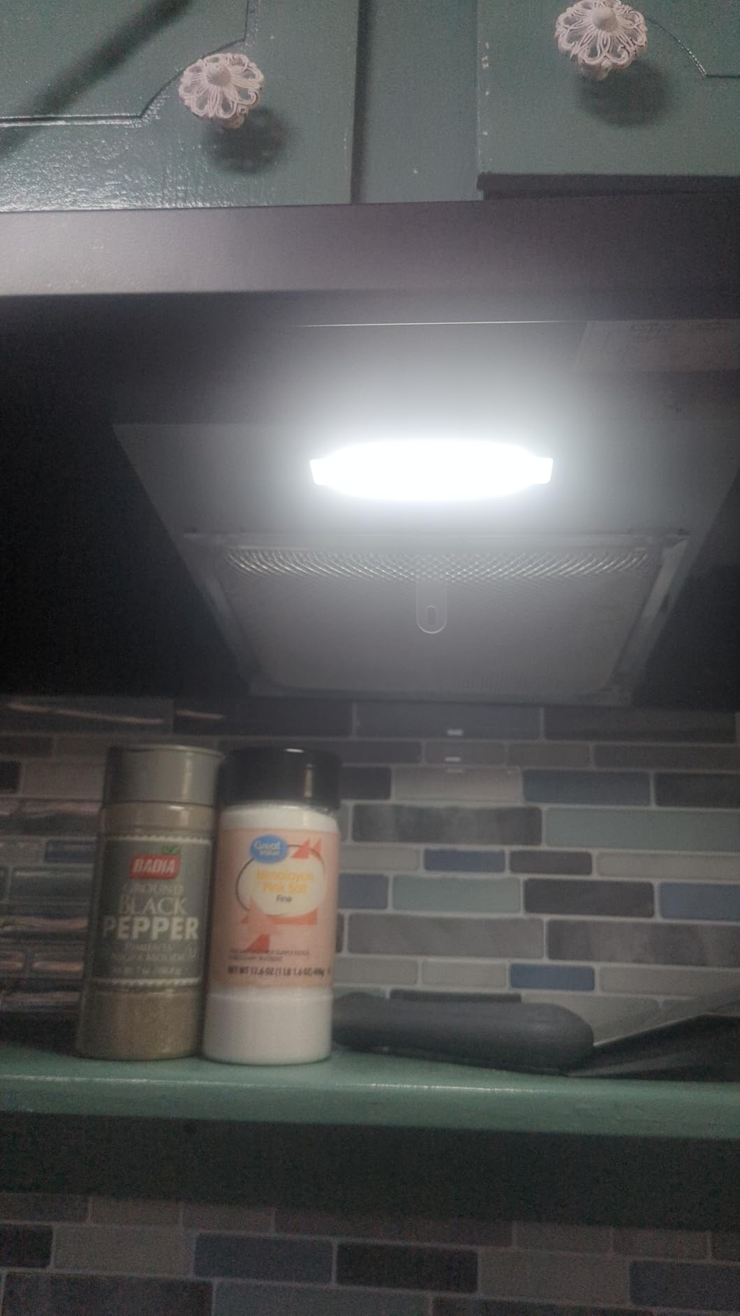 FIREGAS Range Hood 30 inch Under Cabinet, Kitchen Hood with 2 Speed Exhaust Fan, Ducted/Ductless Convertible, 300 CFM, White customer photo 1