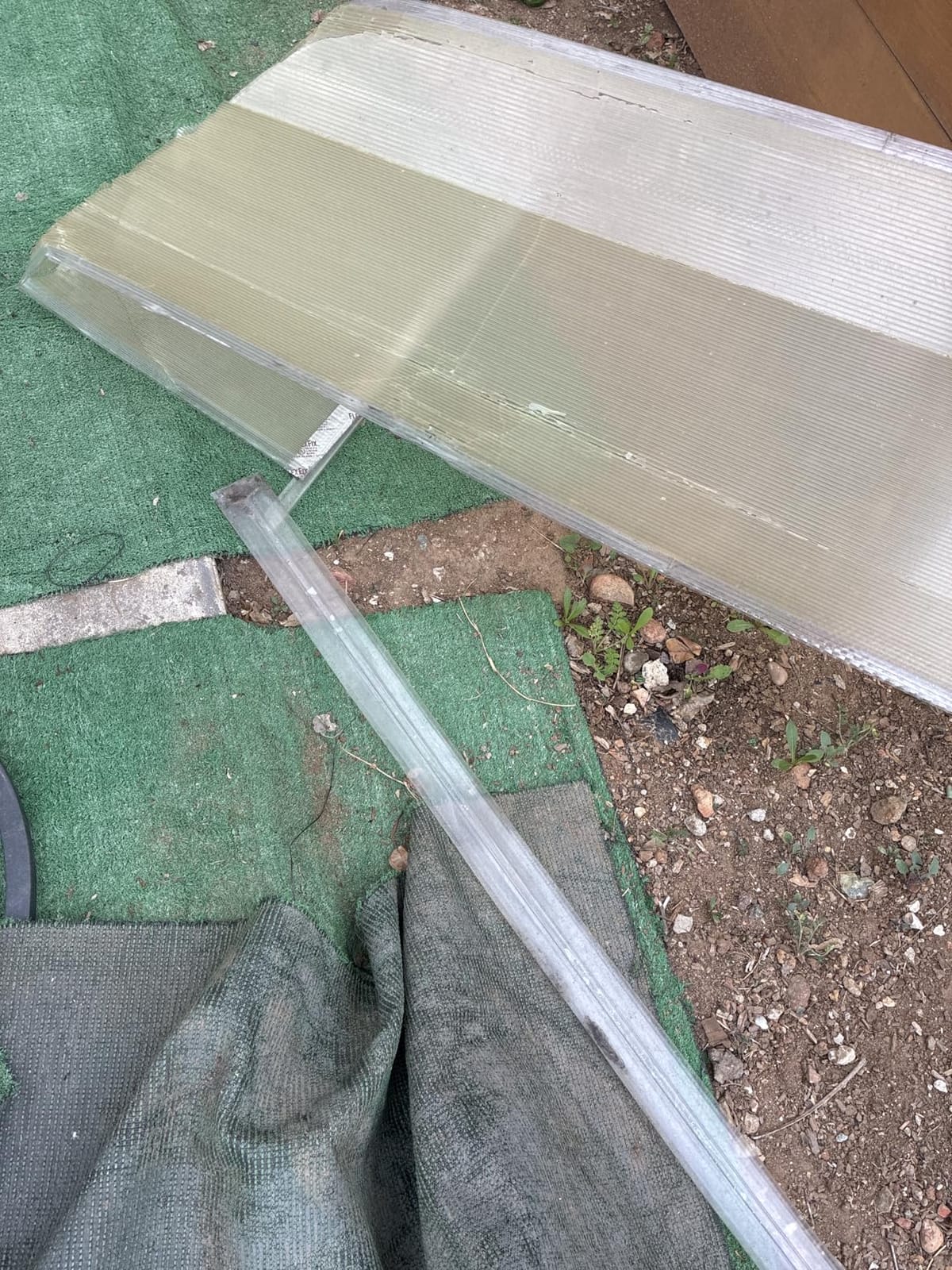 Tatuo 12 Pack 4' X 2' X 0.16'' Polycarbonate Greenhouse Panels Polycarbonate Sheets Twin-Wall Roof Panels Waterproof UV Protected Clear Corrugated Plastic Roofing for Greenhouse Replacement customer photo 1