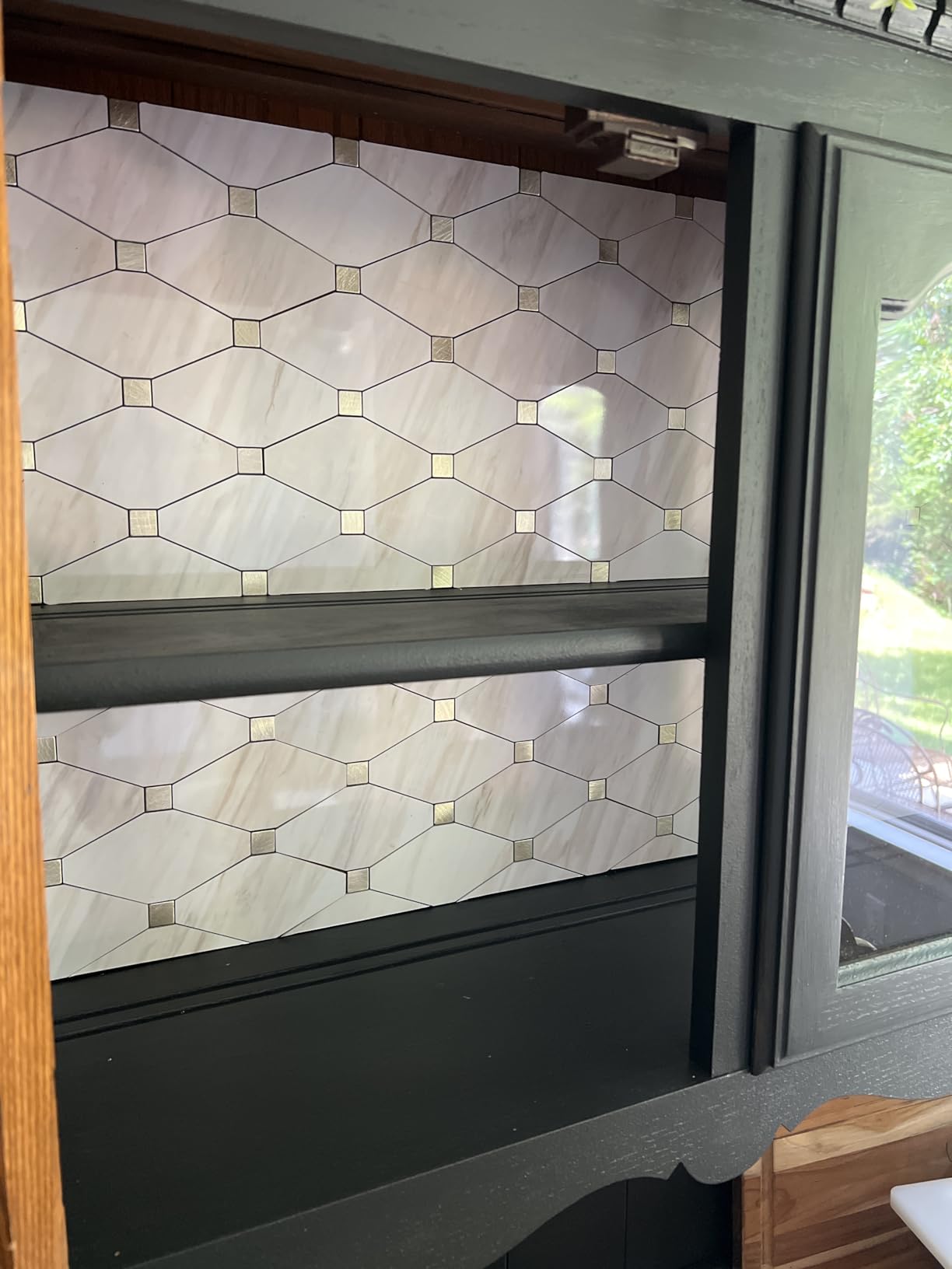 STICKGOO 10 Sheets Peel and Stick Backsplash, Dolomite White PVC Mixed Metal Gold customer photo 1