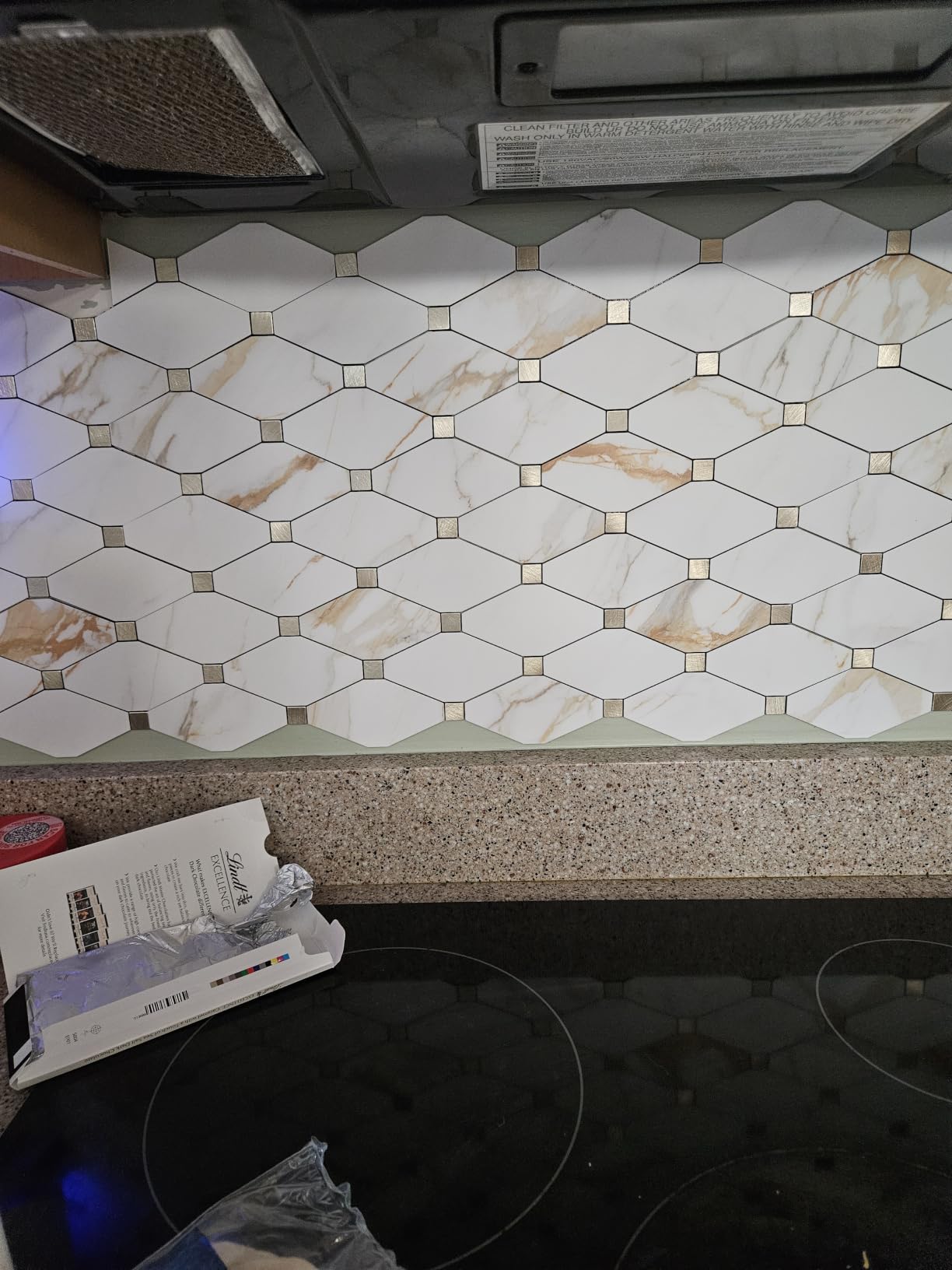 STICKGOO 10 Sheets Peel and Stick Backsplash, Dolomite White PVC Mixed Metal Gold customer photo 2