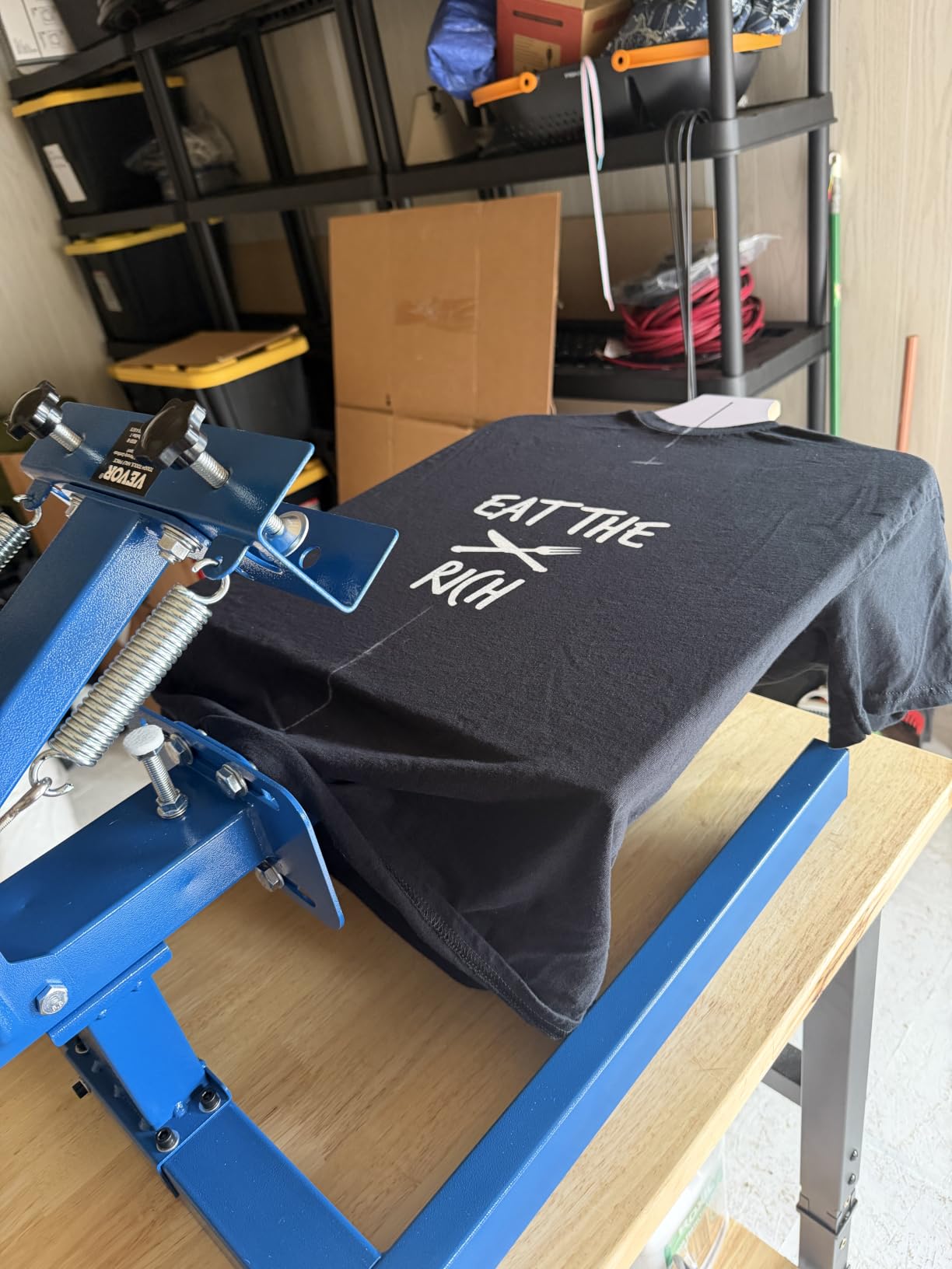 VEVOR Screen Printing Machine, 1 Color 1 Station Silk Screen Printing Press, 21.2x17.7in / 54x45cm, Double-Layer Positioning Pallet, Adjustable Tension for T-Shirt DIY Printing customer photo 2