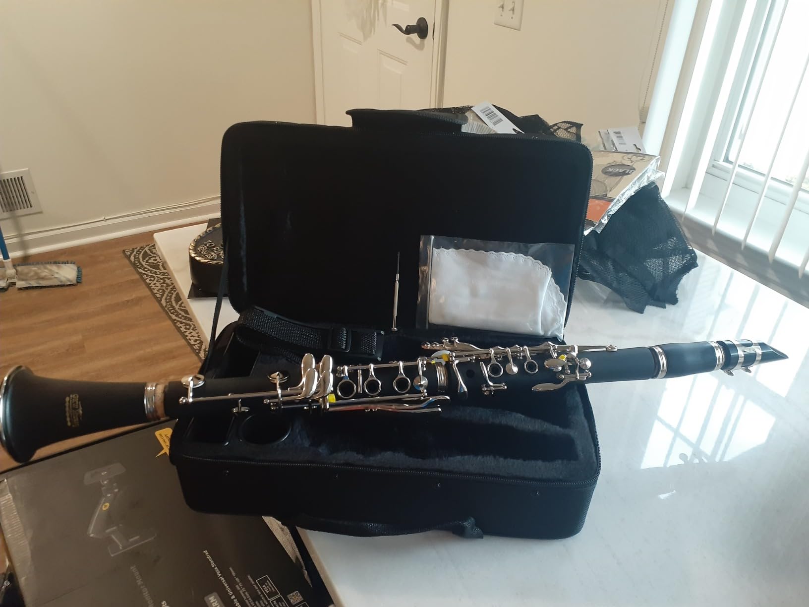 GKW Professional Ebonite Bb Clarinet Set for Beginners & Intermediate Players, Silver-Plated Keys, Warm Clear Tone, Includes Hard Case, Musical Instrument for School Band customer photo 1