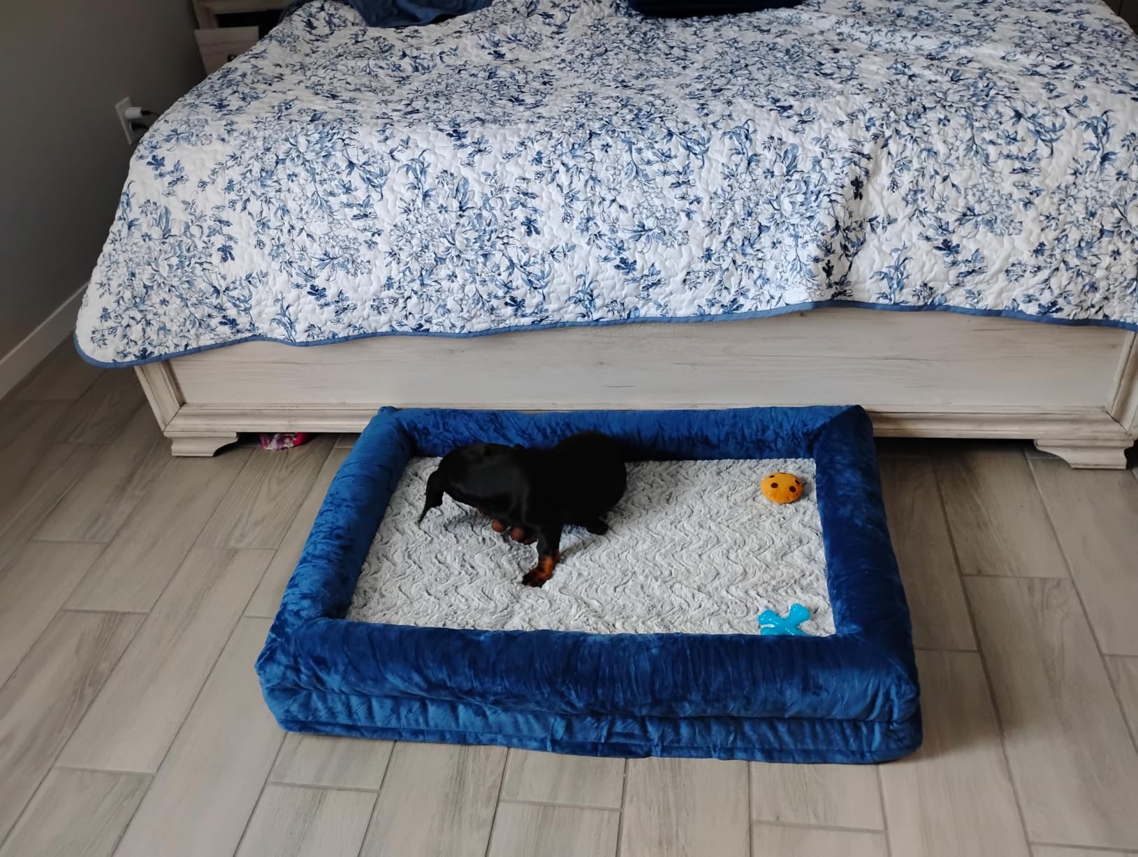 WNPETHOME XL Extra Large Dog Bed, Washable Dog Couch with Removable Waterproof Cover, Orthopedic Large Pet Sofa Bed with Bolster Sides for Sleeping customer photo 2
