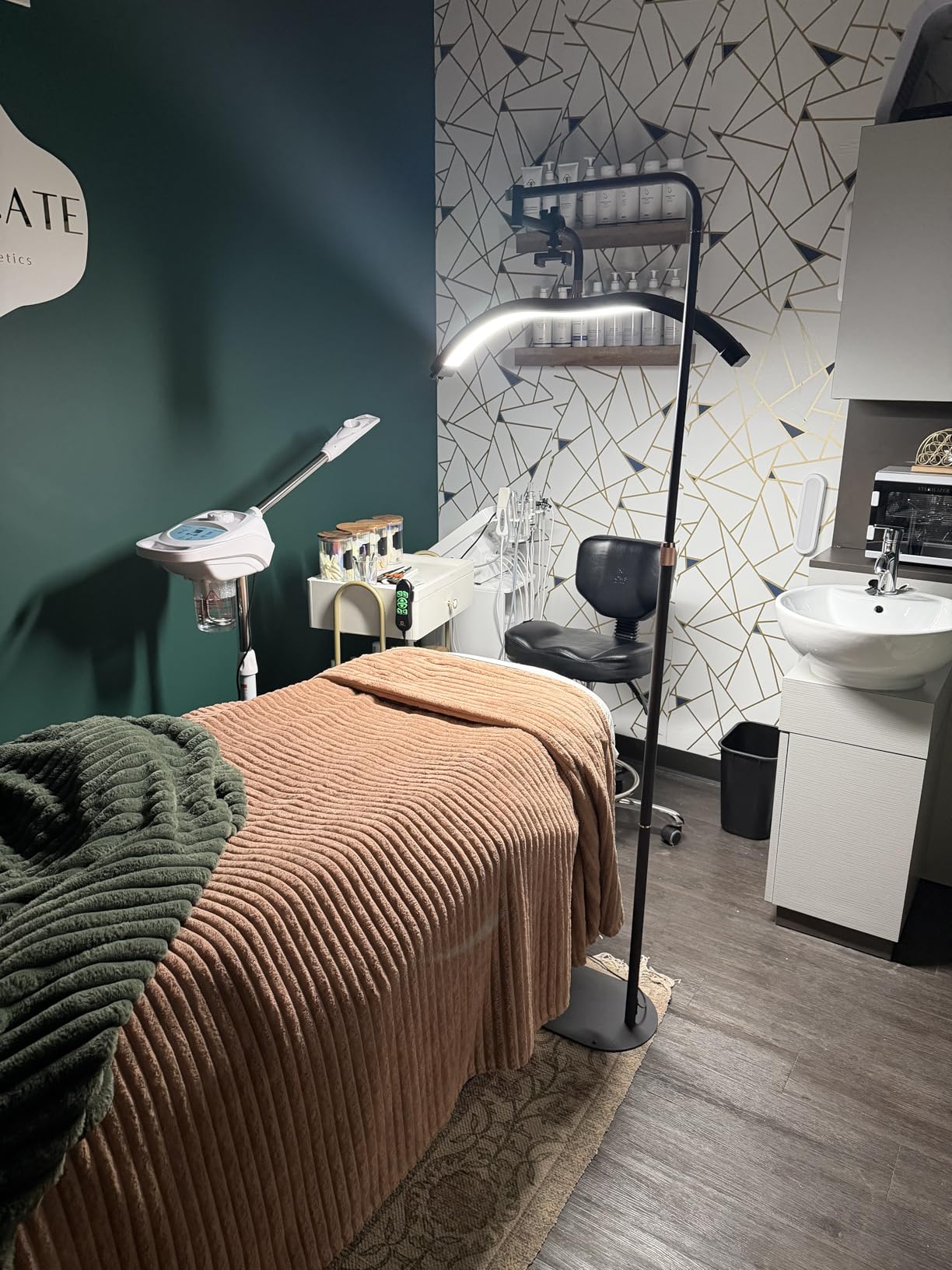 BarberPub 3-Motor Electric Tattoo Chair Salon Massage Facial Bed Black 2751 | Height 25.2-37 in, 480 lbs, PVC leather, 3 motor electric remote, esthetician salon spa massage tattoo facial adjustable bed customer photo 2