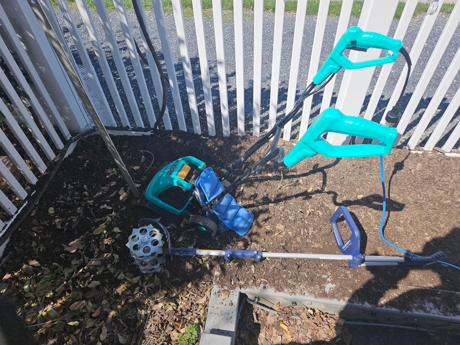 IncwBo 12'' 10.5AMP Corded Electric Garden Roto Tiller Cultivator Powerful | Electric front tine tiller lightweight, Metal baffle, Overload protected, Tills hard clay soil smooth, Easy (dis)assemble customer photo 1