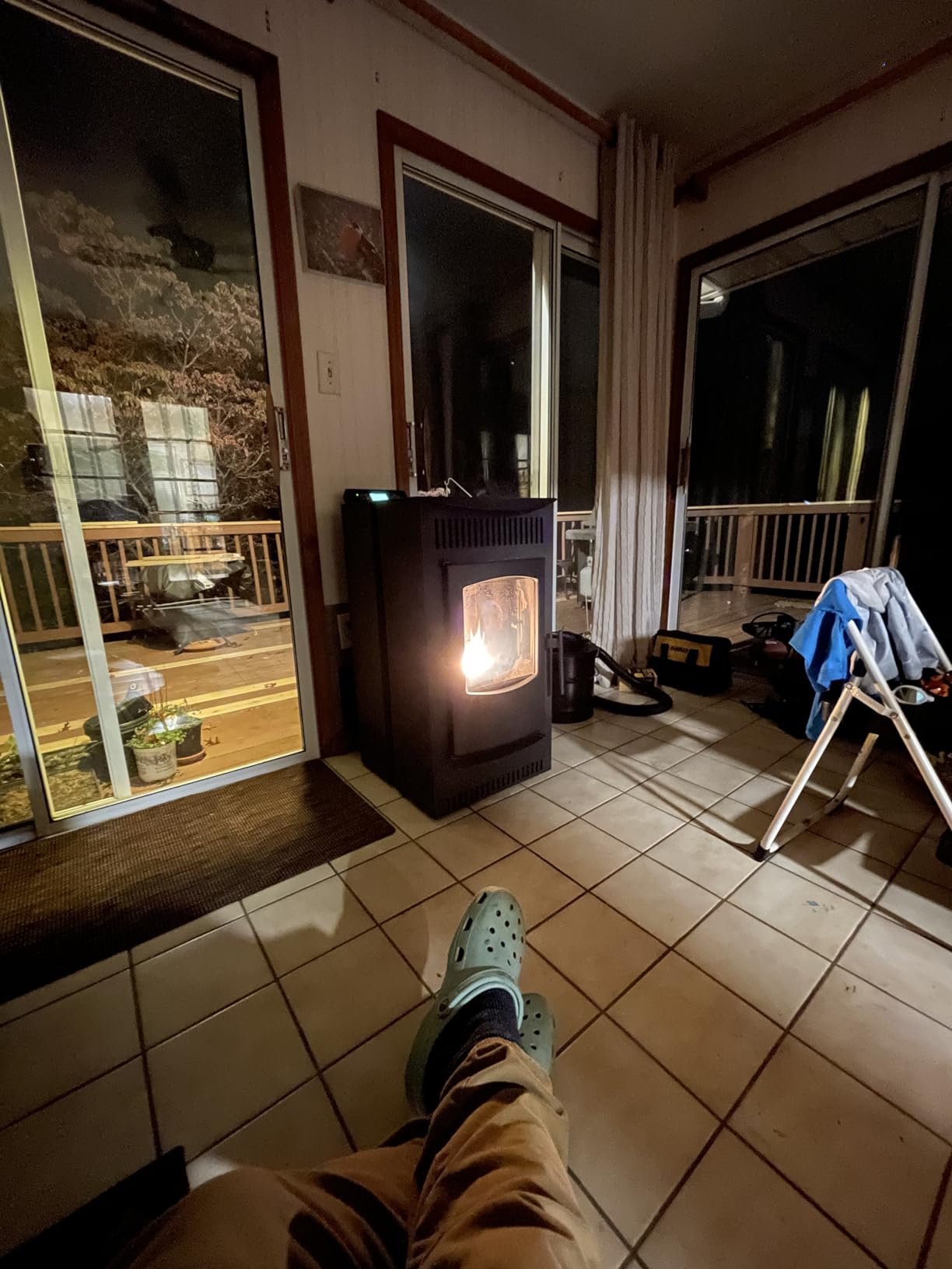 Castle 41278 Serenity Pellet Stove, 1,500 square ft. Heating Capability, Smart Controller, 40lb Hopper, Black customer photo 1
