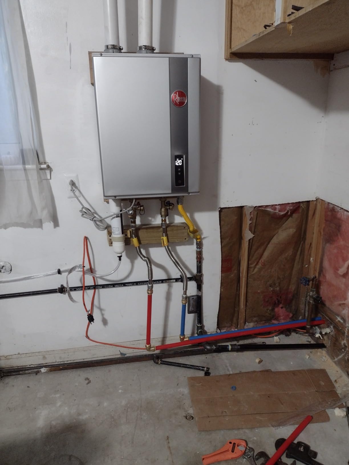 Rheem RTGH Series 8.4 GPM Natural Gas Tankless Water Heater Indoor | 157,000 BTUs Super High Efficiency On Demand, Condensing Ultra-Low Nox customer photo 1