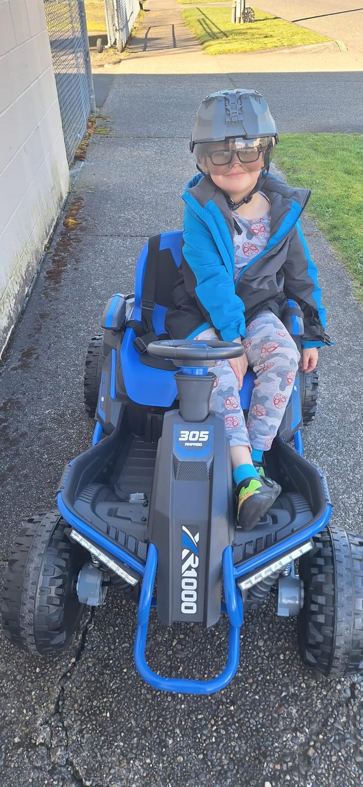 ANPABO 24V 4x4 Ride On Toy for Big Kids, 4x200W Motors, 5MPH, Kids Car w/Parent Remote, Wide Adjustable Seat, Headlights, Metal Frame, Shock Absorbers, 4 Wheeler Quad, Red customer photo 1