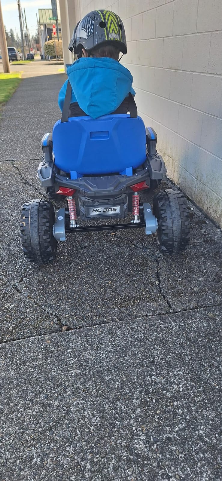ANPABO 24V 4x4 Ride On Toy for Big Kids, 4x200W Motors, 5MPH, Kids Car w/Parent Remote, Wide Adjustable Seat, Headlights, Metal Frame, Shock Absorbers, 4 Wheeler Quad, Red customer photo 2