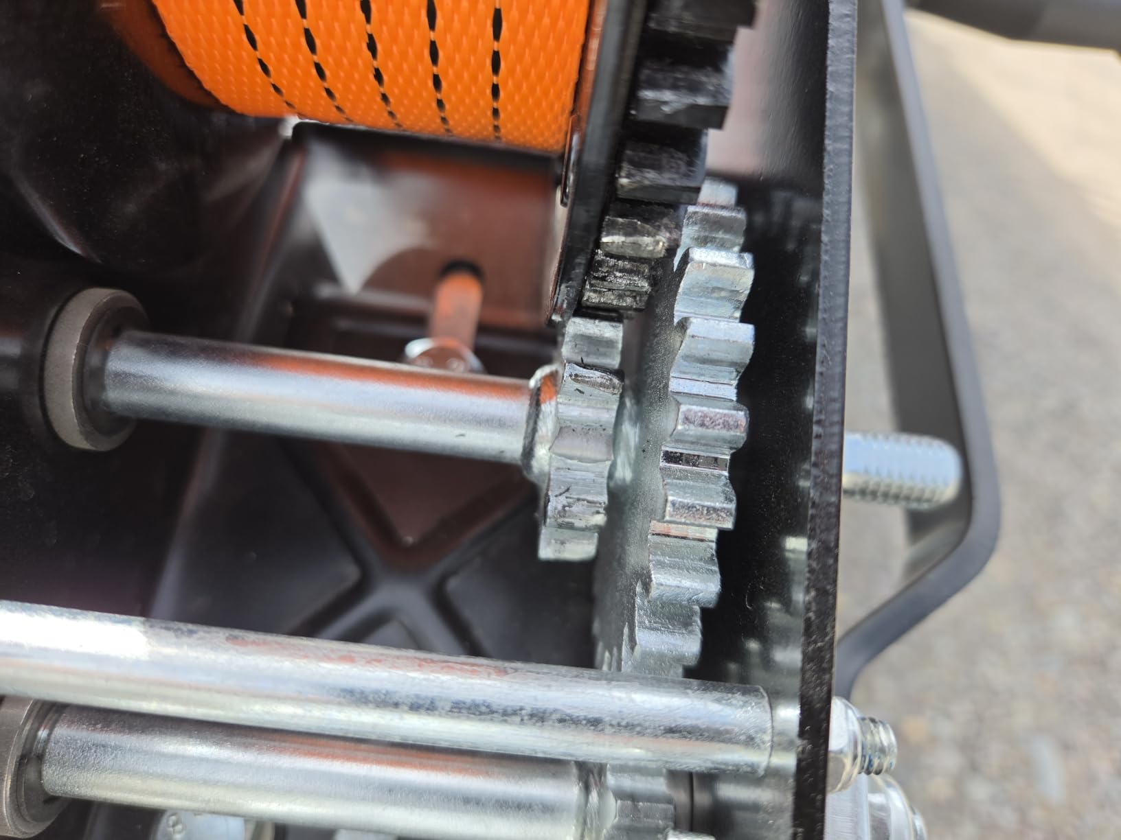 OPENROAD 3500LB Boat Trailer Winch - Heavy Duty Hand Winch with 32 FT Orange Strap, 2-Way Ratchet With 4:1/8:1 Gear - Ideal for Boat, Truck, Trailer, RV, ATV and Jet Ski - Includes Installation Screws customer photo 2
