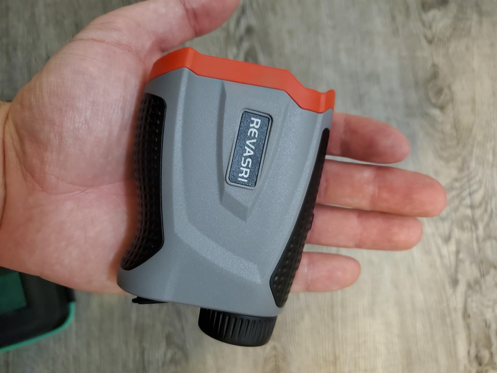 REVASRI Range Finder for Golf, Rangefinder with Slope, Magnetic Mount and Pin Lock Vibration, 1000 Yards Range Finder for Golfers, USB-C Rechargeable customer photo 1