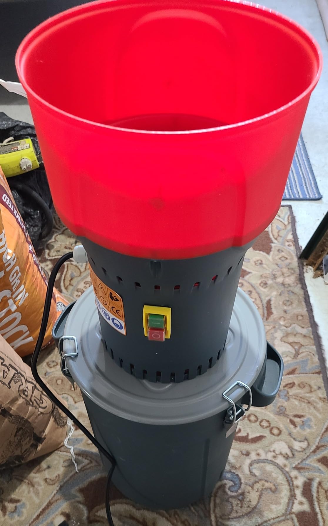 15.8 Gallon Electric Corn Grinder Mill for Chicken Feed, Grain Mill Grinder with 7 Screens, Heavy Duty Feed Grinder for Corn, Wheat, Rice, Soybeans, Livestock Feed, Farm & Homestead Use customer photo 2