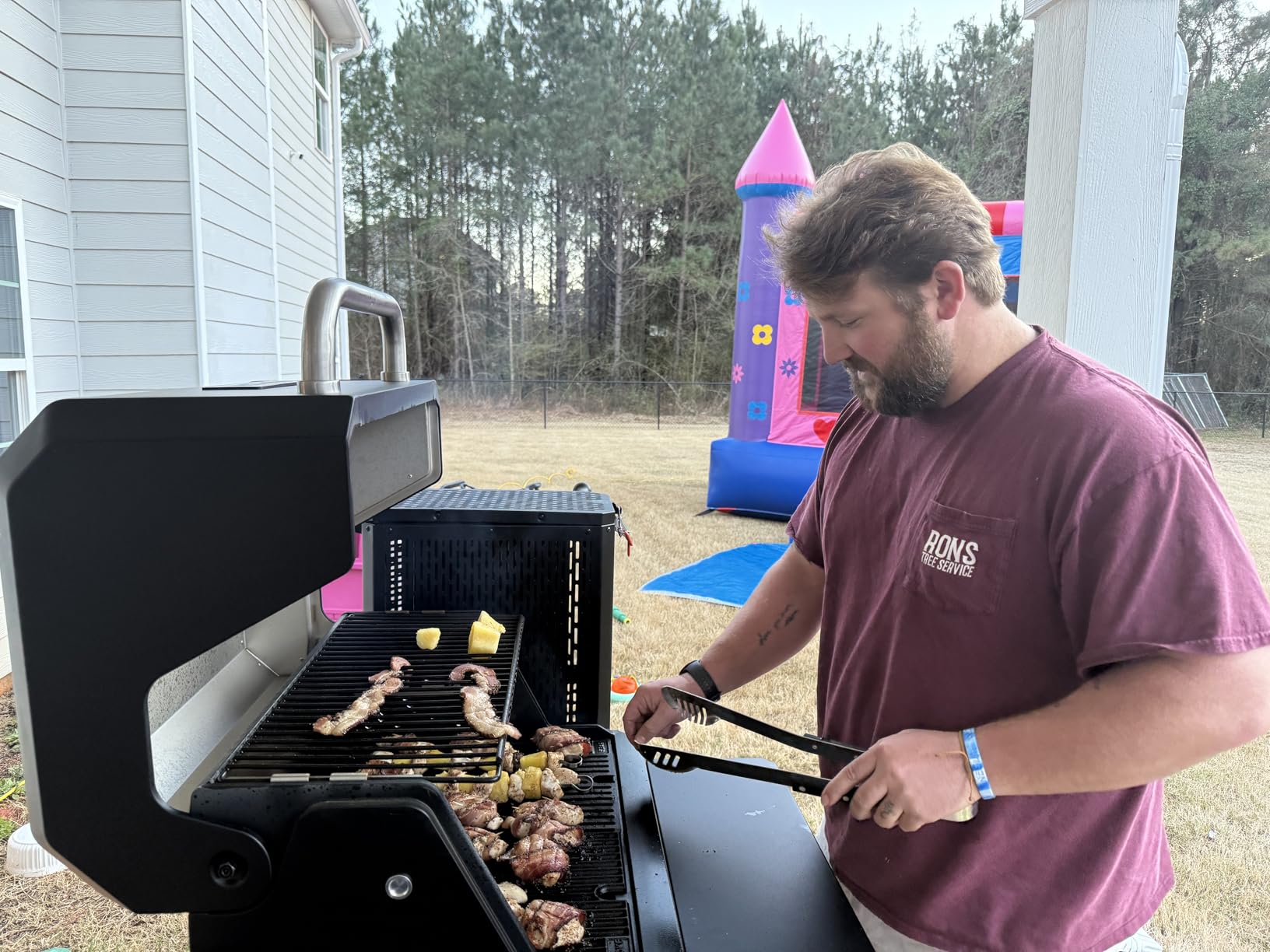 Masterbuilt Gravity Series 600 Smoker Grill - Digital Charcoal Grill, WiFi Technology, GravityFed Charcoal Hopper, 600 Cooking Sq. Inches customer photo 1