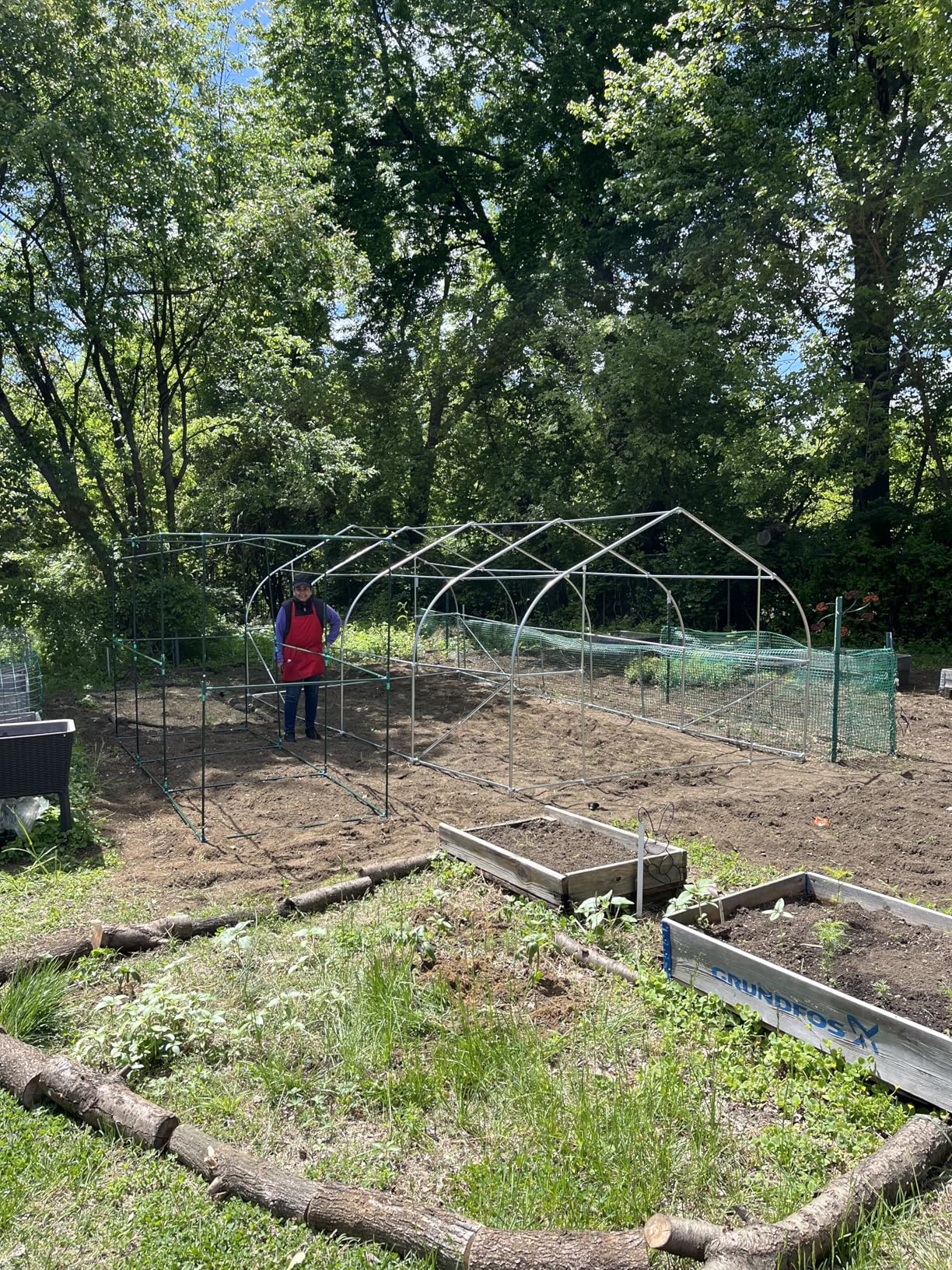 Outsunny 20 x 10 x 7 ft Walk-in Greenhouse with Roll-up Zipper Door Green | Tunnel Green House, 8 Mesh Windows, Gardening Plant Hot House, Galvanized Steel Frame customer photo 1