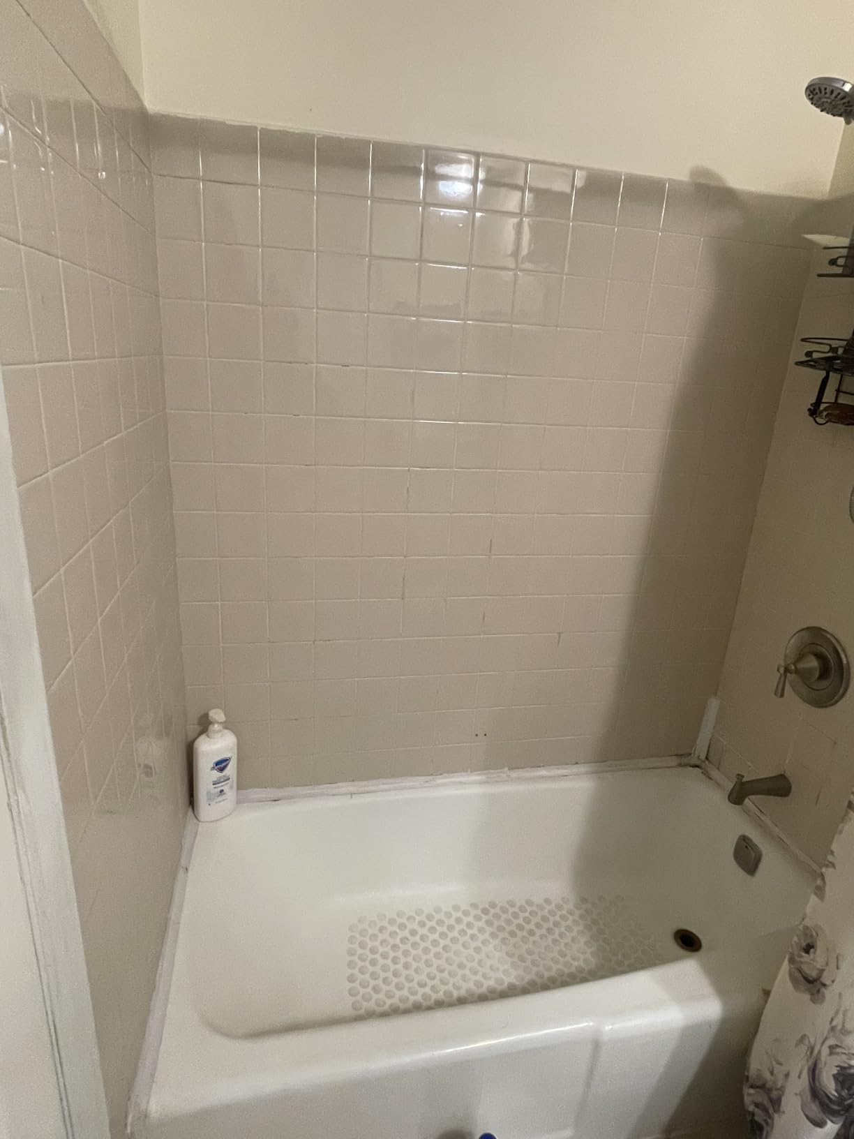 StyloVue 100 Pieces Peel and Stick Backsplash, 3 x 6 PVC Subway Tile Glossy White with Dark Gray Grout customer photo 2