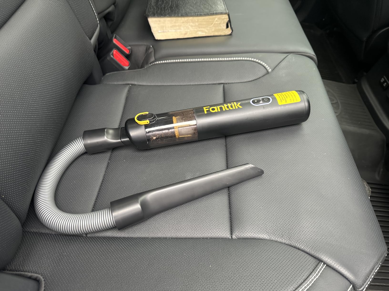 Fanttik Slim V8 APEX Car Vacuum, 4-in-1 Portable Mini Cordless Vacuum with 19000pa Suction Power for Pet Hair, Type-C Charge, One-Touch Empty for Car, Office Desk, Keyboards (Black) customer photo 1