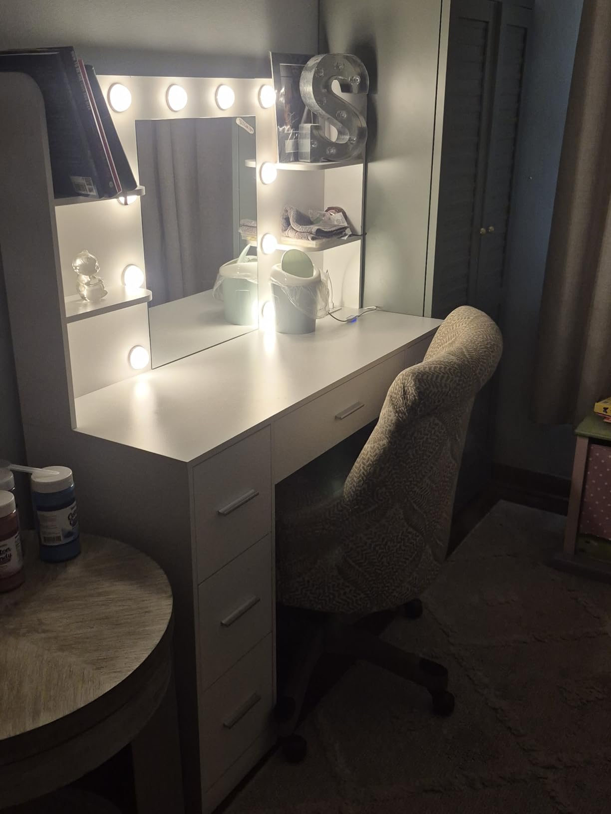 YESHOMY Vanity Desk with Mirror, Power Outlet and 10 Lights, Makeup Table with 7 Drawers, 3 Color Modes Available for Bedroom, Pure White customer photo 1