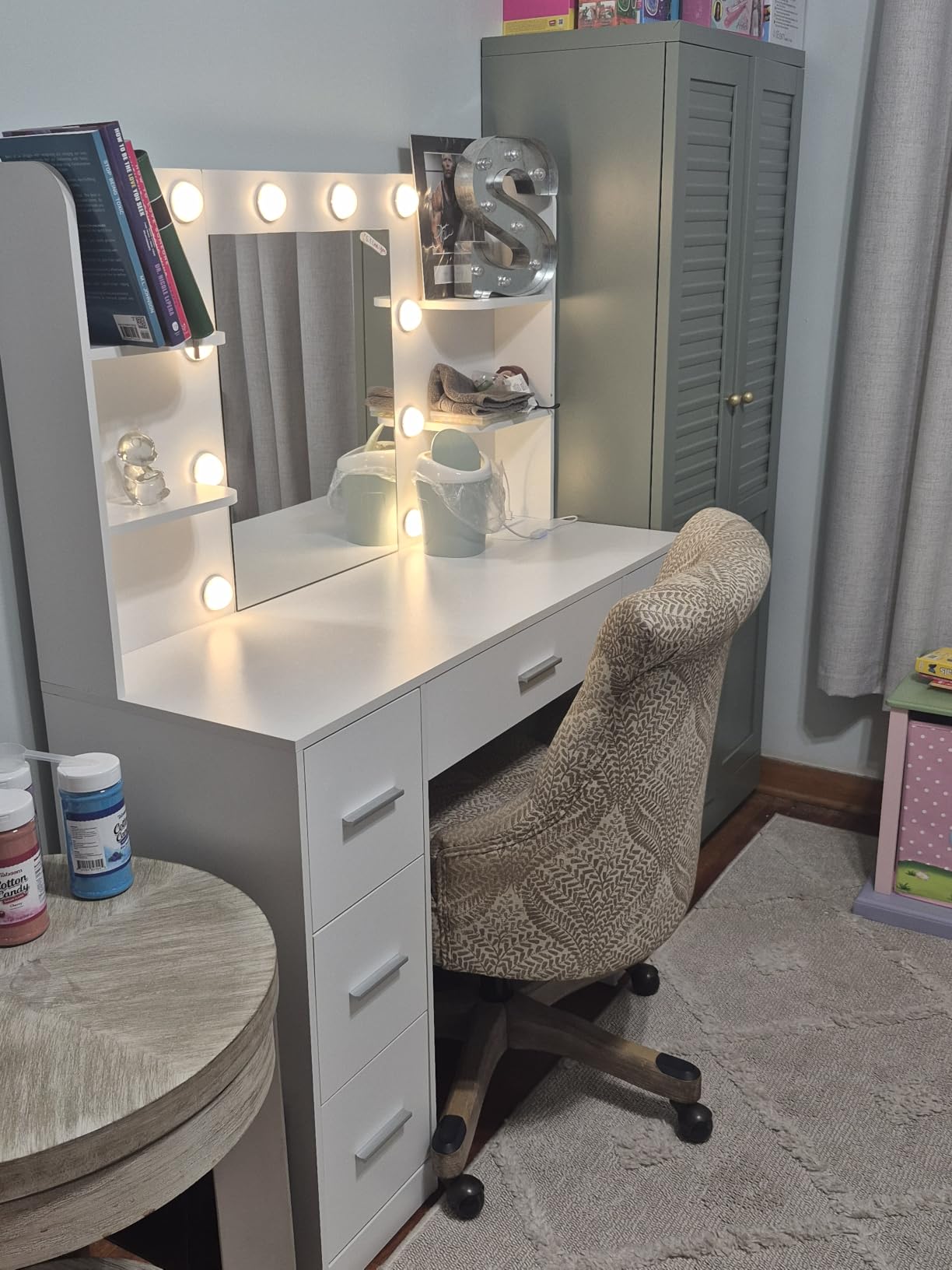 YESHOMY Vanity Desk with Mirror, Power Outlet and 10 Lights, Makeup Table with 7 Drawers, 3 Color Modes Available for Bedroom, Pure White customer photo 2