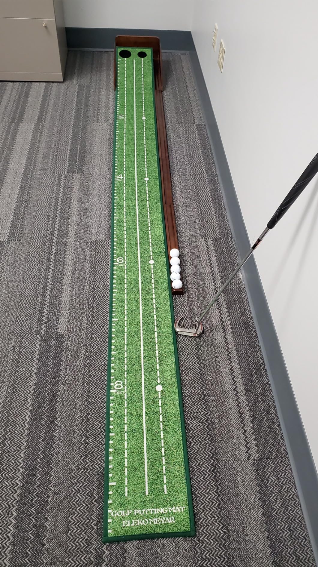 Putting Green Putting Mat for Indoors Golf Putting Mat - Indoor Putting with Ball Return, Portable and Easy to Clean customer photo 1