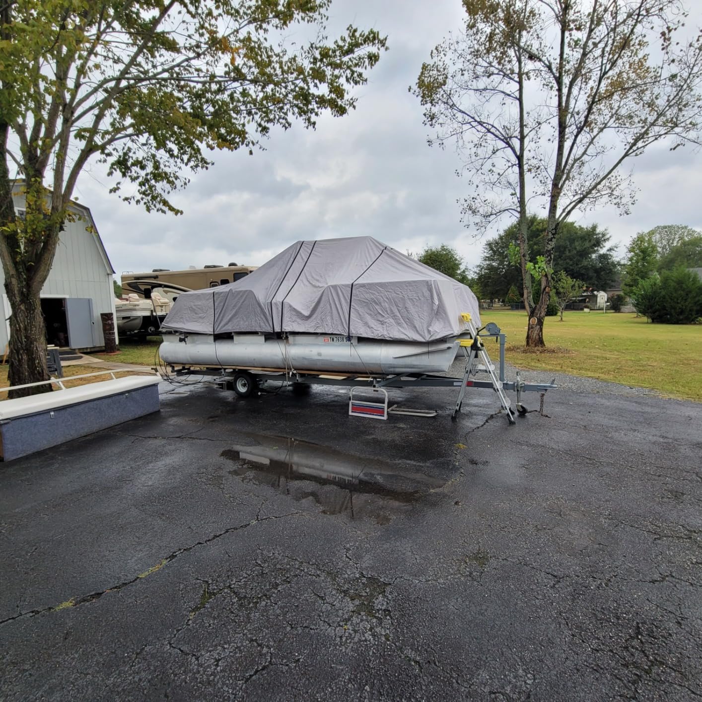 RVMasking Pontoon Boat Cover, 1400D Reinforced, Motor Cover, 21-24ft, Gray | Heavy Duty Fabric Marine Grade, Air Vents, Trailerable, Waterproof, UV Resistant, fits 102