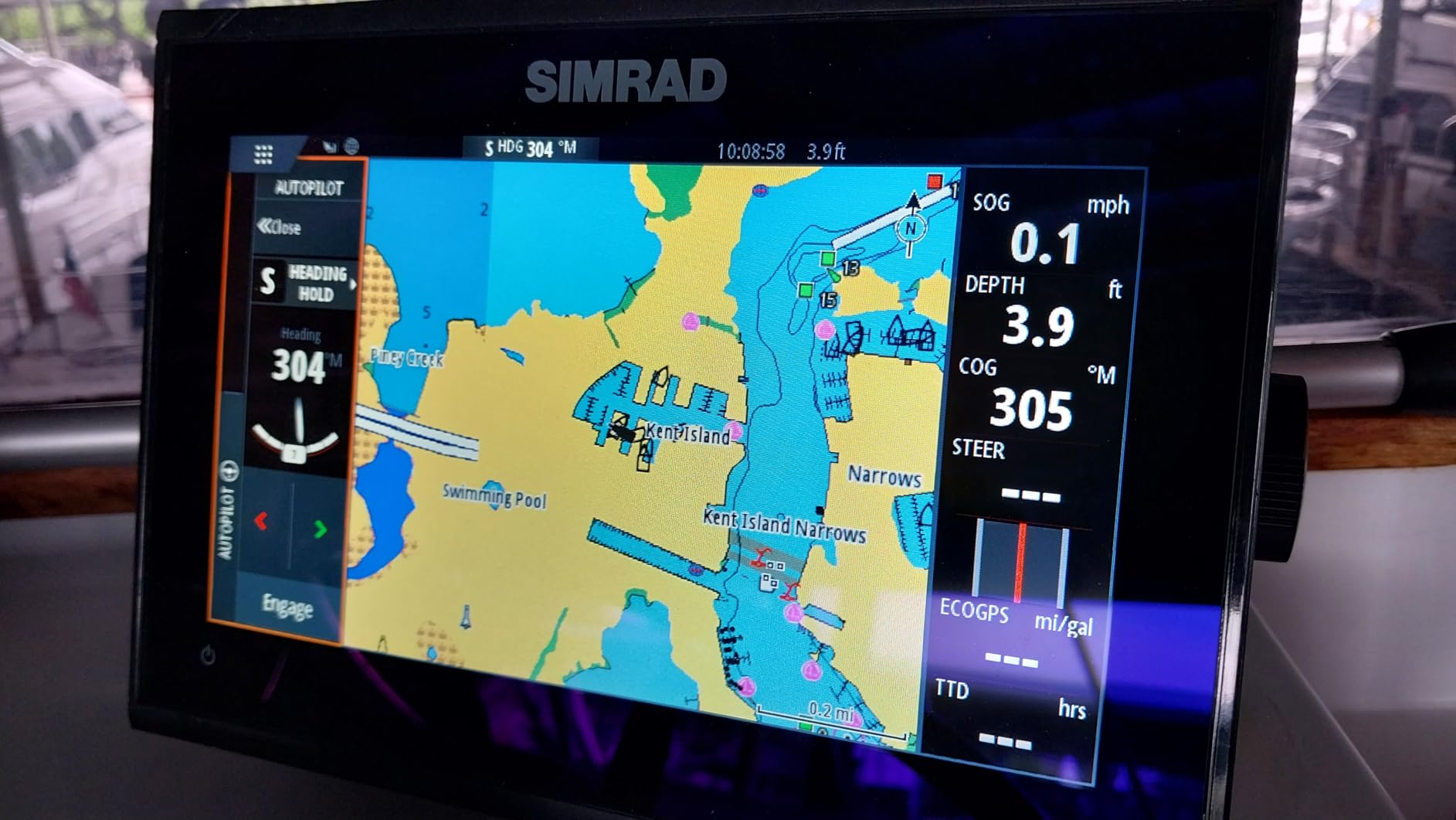 Simrad GO Chartplotter and Fish Finder, with Transducer and Radar Options, Preloaded C-MAP Discover Chart Card customer photo 2