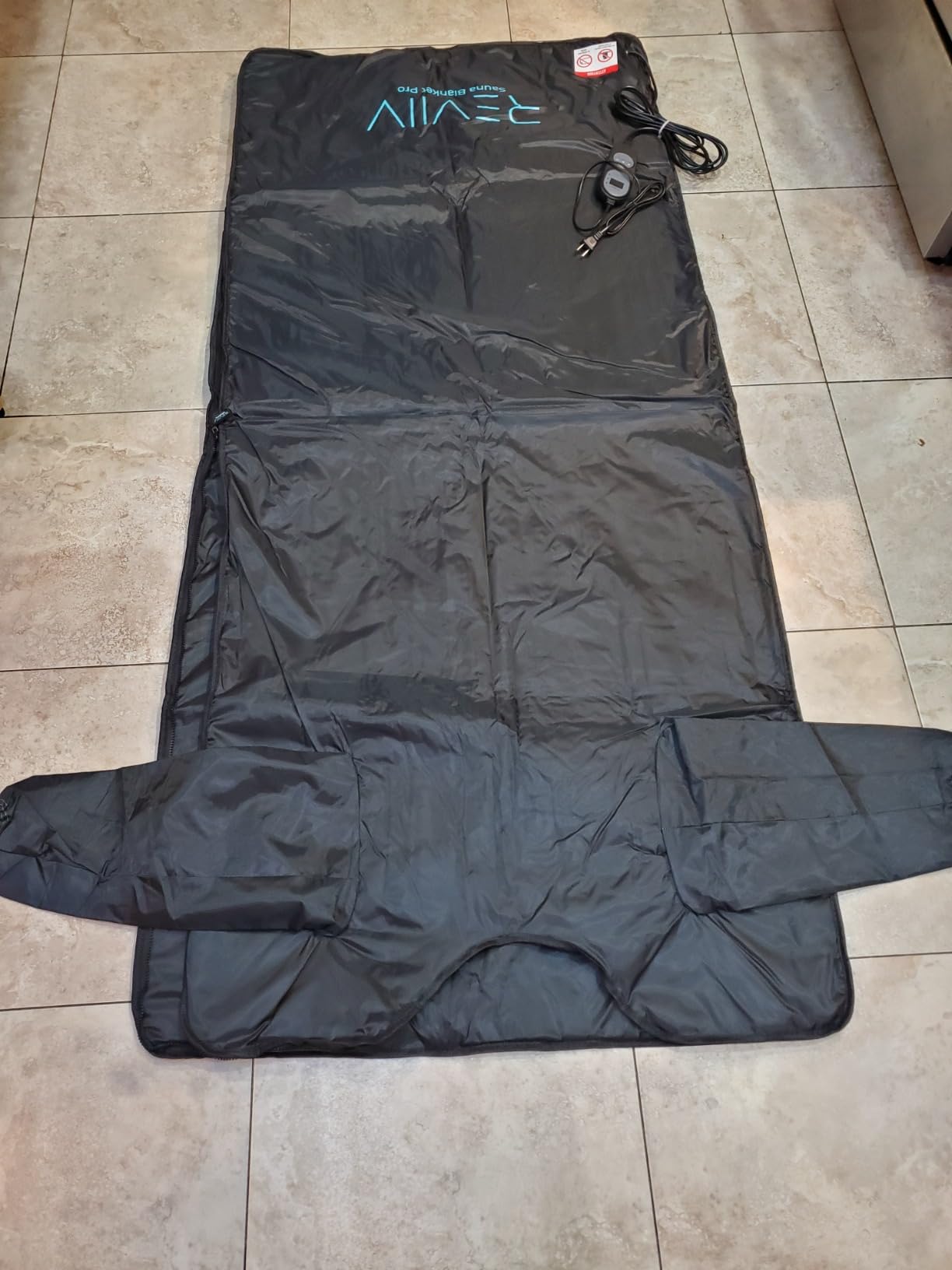 Portable Sauna Blanket with Arm Sleeves - 6 ft x 3 ft Far Infrared Sauna Blanket with 10x Bonus Thermal Blankets - Saunas for Home, 113-176℉ customer photo 1