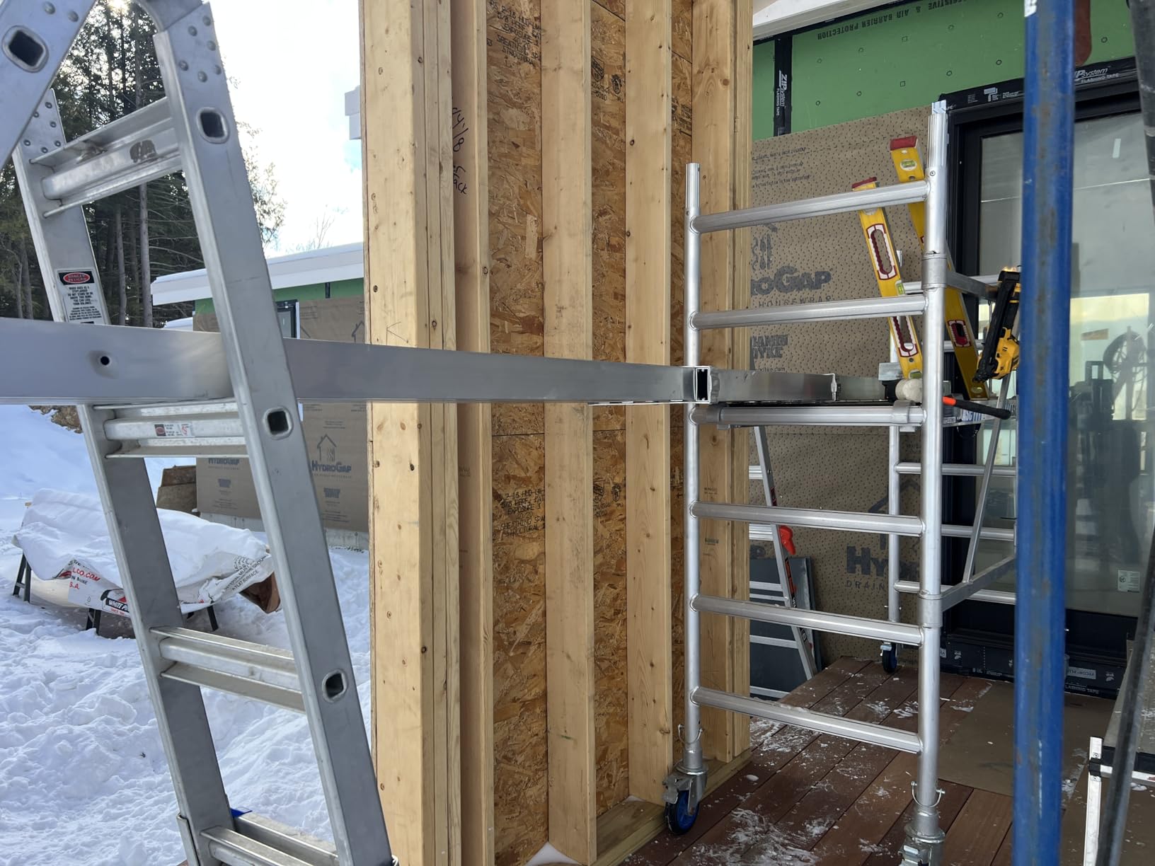 VEVOR Aluminum Telescoping Work Plank, 6-9FT, 500lbs Capacity, 12.5 inch Width, Scaffolding Plank with Skid-Proof Platform Scaffold Ladder Accessory customer photo 2