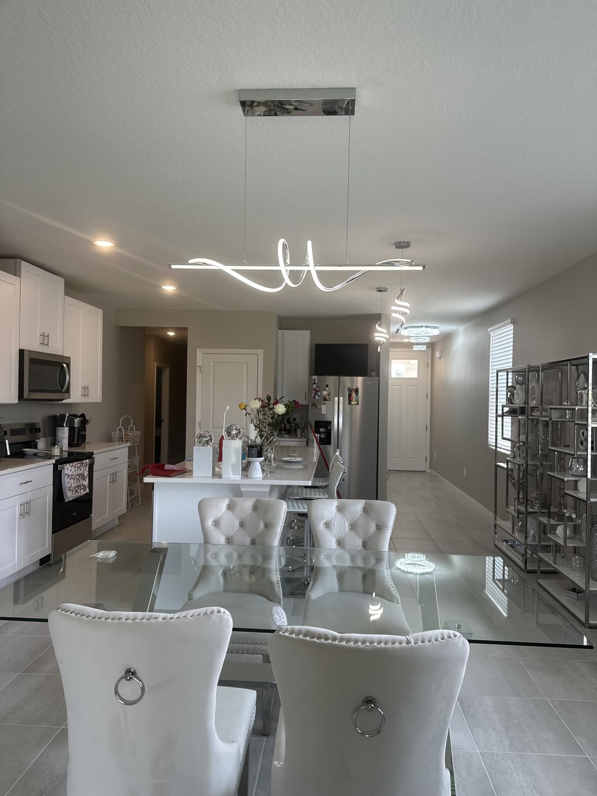 Modern Ceiling Pendant Lights,39in LED Black Linear Chandelier with Remote Control 3000k-6000K Adjustable Color Temperature,Island Lighting Hanging Light for Kitchen,Dining Room,Living Room customer photo 1