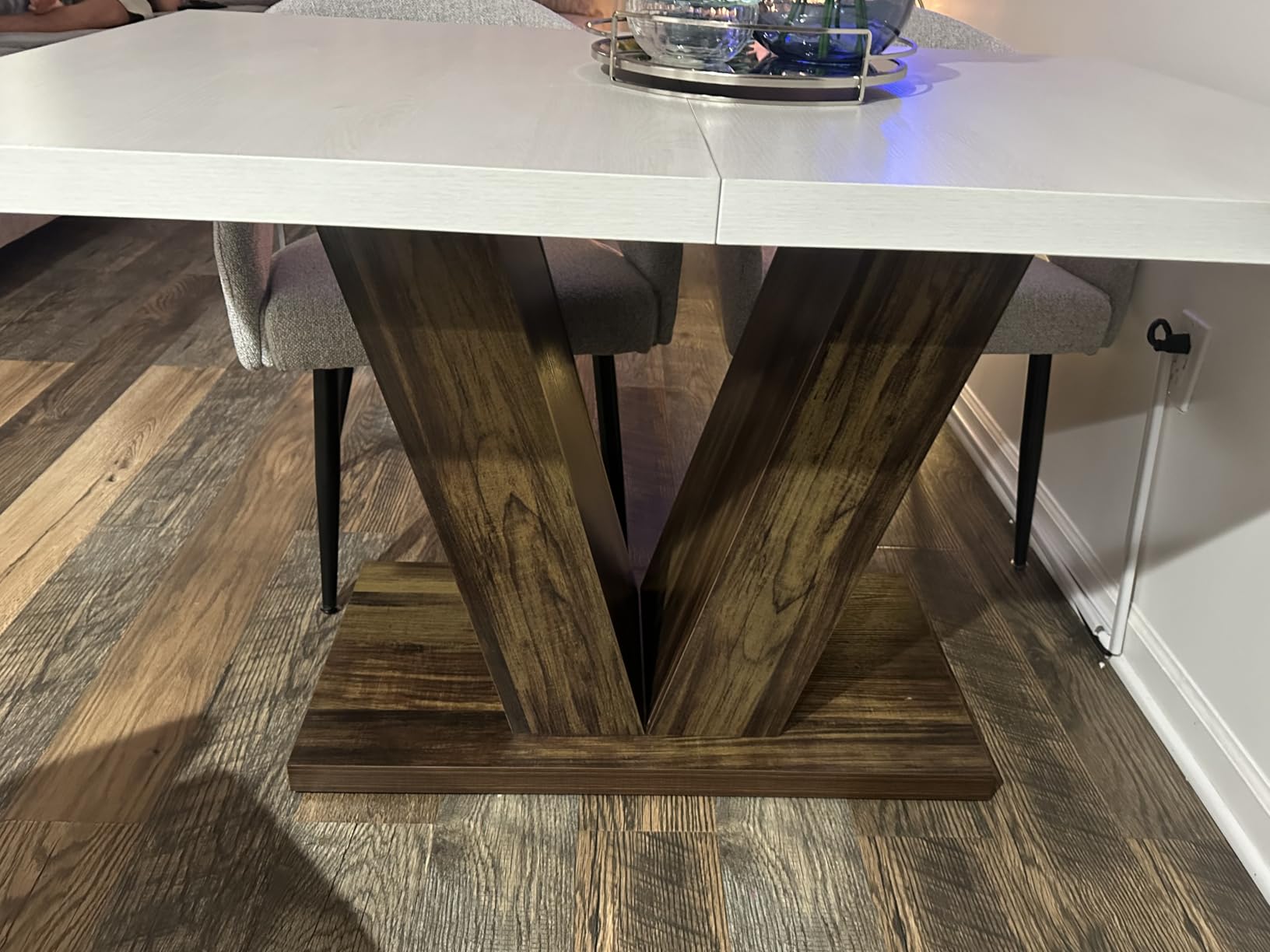 Tribesigns 47-Inch Dining Table for 4, Walnut Brown Kitchen Dinner Table with Heavy Duty Pedestal, Farmhouse Wooden Eating Table for Home, Dining Room, Small Space customer photo 2