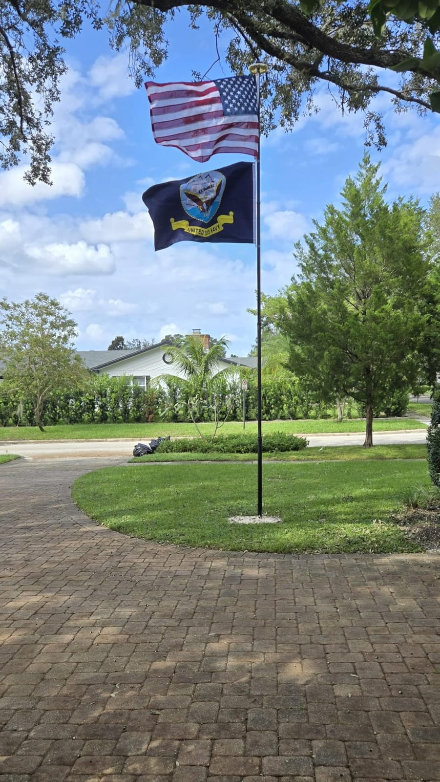 VEVOR 20FT Telescoping Flag Pole Kit, Heavy Duty Aluminum Alloy in Ground Flag Poles for Outside, 3 Display Modes Flagpole with 3x5 American Flag, Professional Accessories, Silver customer photo 1
