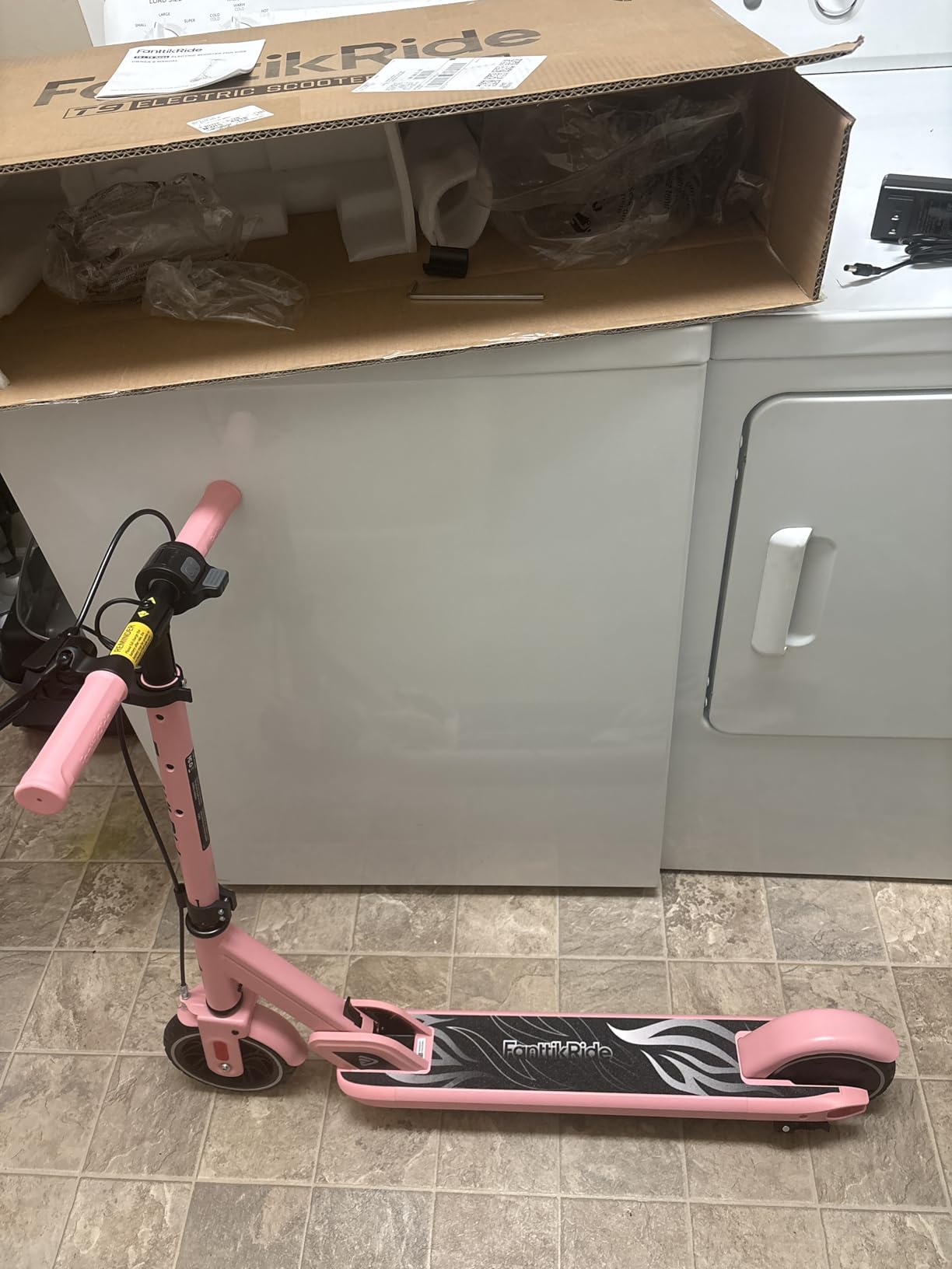 FanttikRide T9 Electric Scooter for Big Kids 6-14, 7/10/12 MPH, LED Battery Level, Height Adjustable and Foldable, Electric Scooter for Teenagers, Up to 40 mins customer photo 2